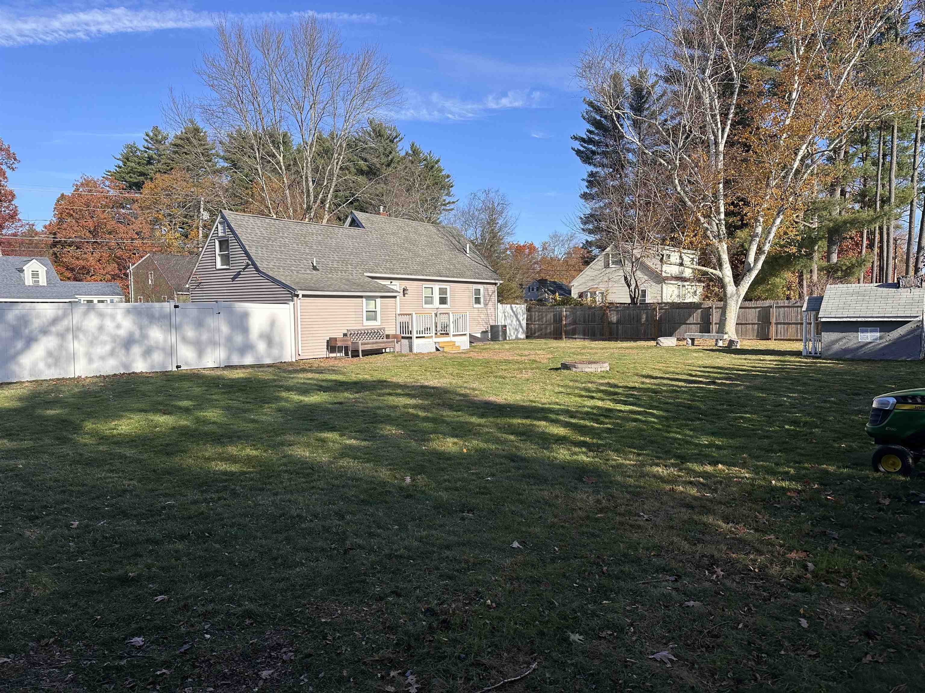 17 Walton Rd, Plaistow, NH 03865