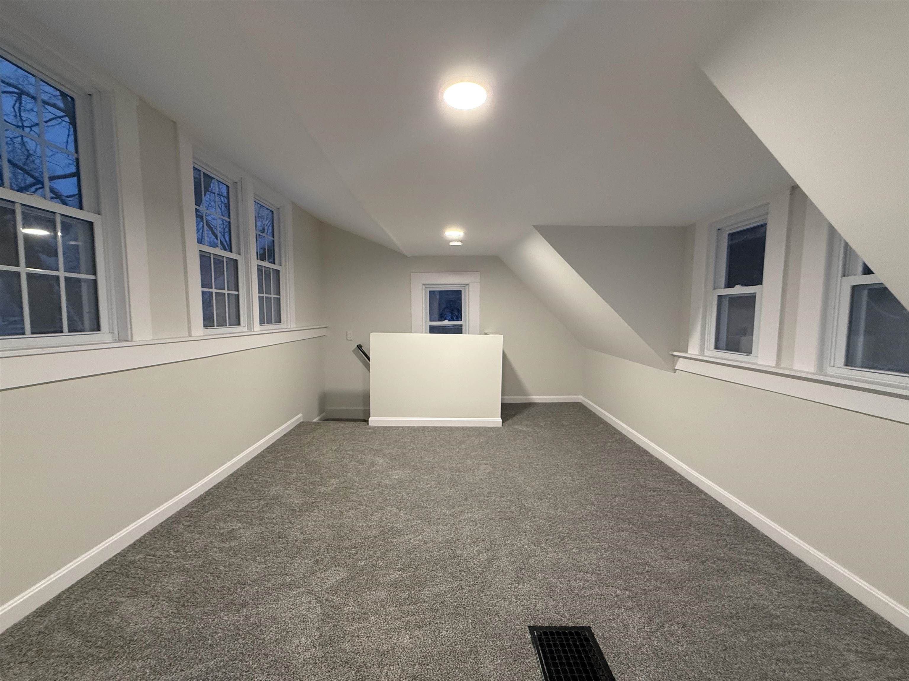 10 Greenleaf Ct, Belmont, NH 03220