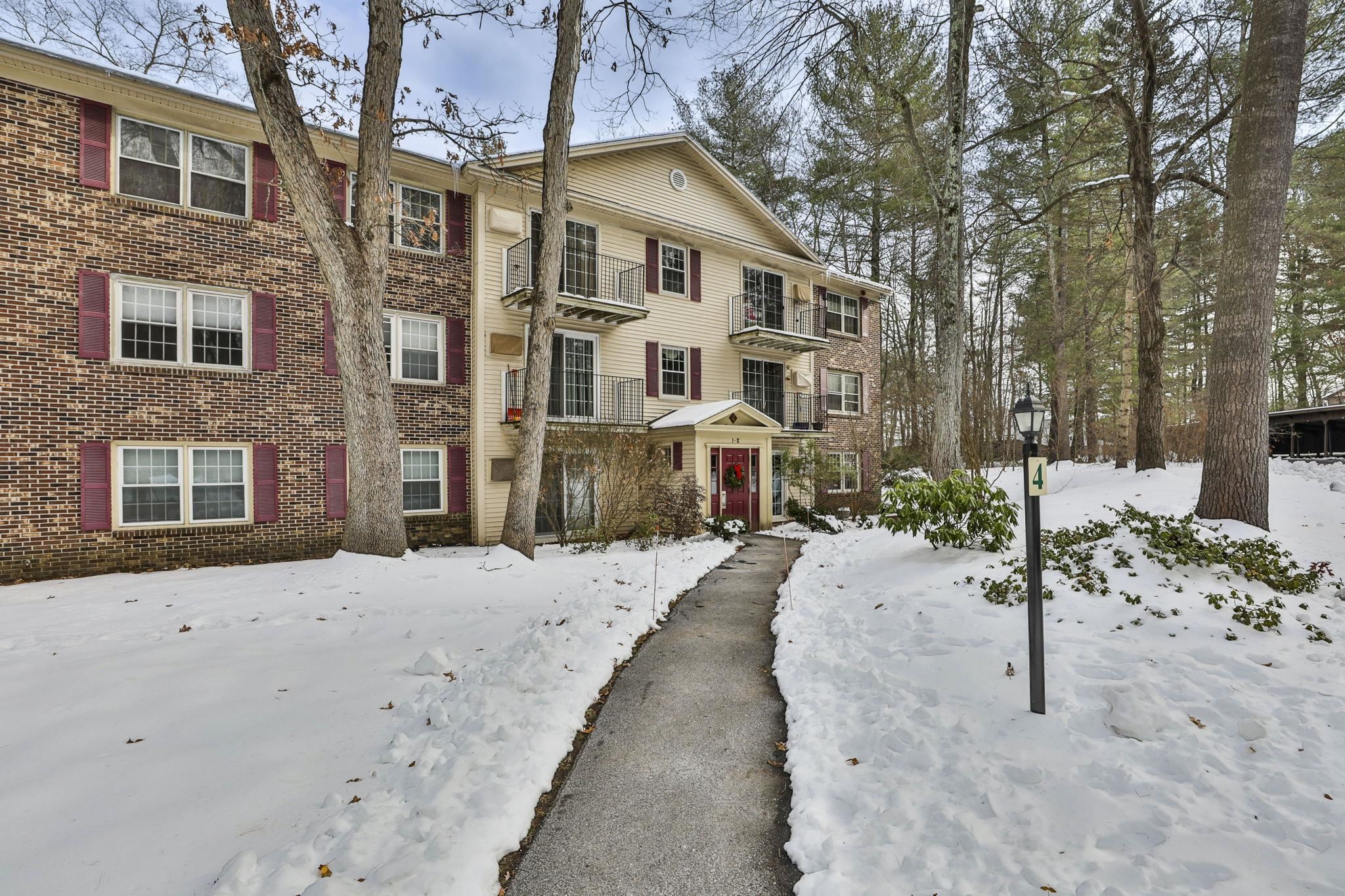 4-08 Autumn Leaf Dr, Nashua, NH 03060