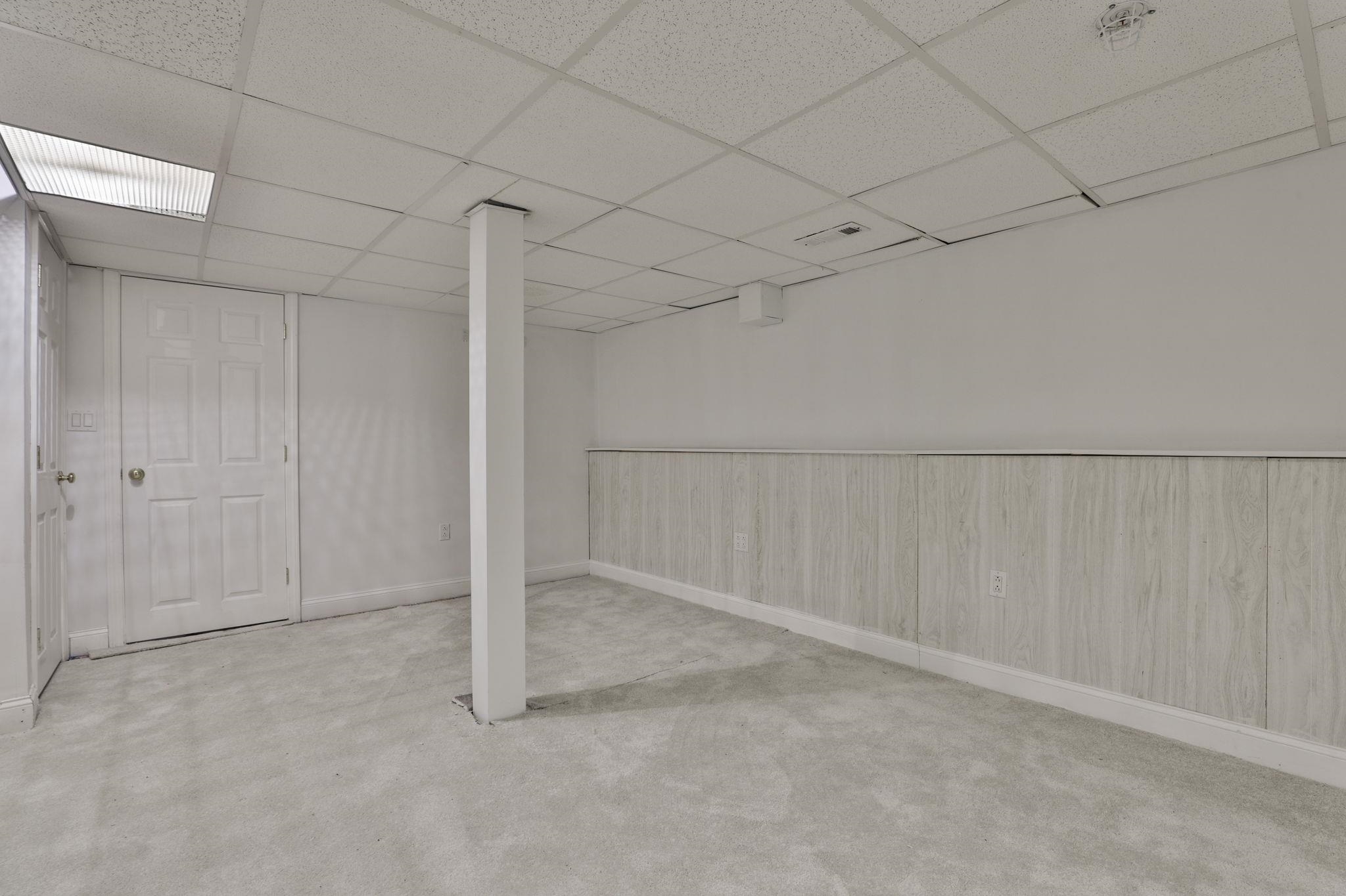 24 Suffolk Ct, Bedford, NH 03110