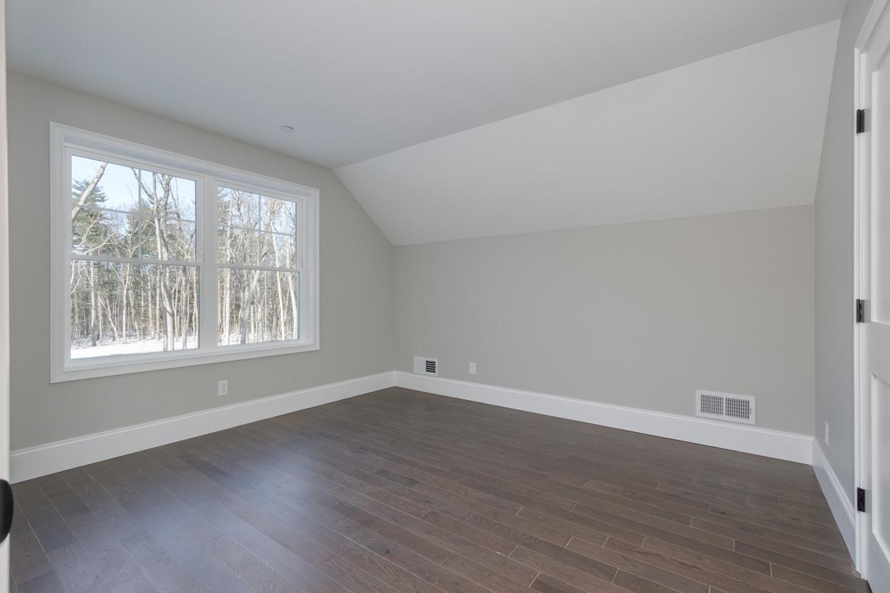 2 Deer Rn, East Kingston, NH 03827