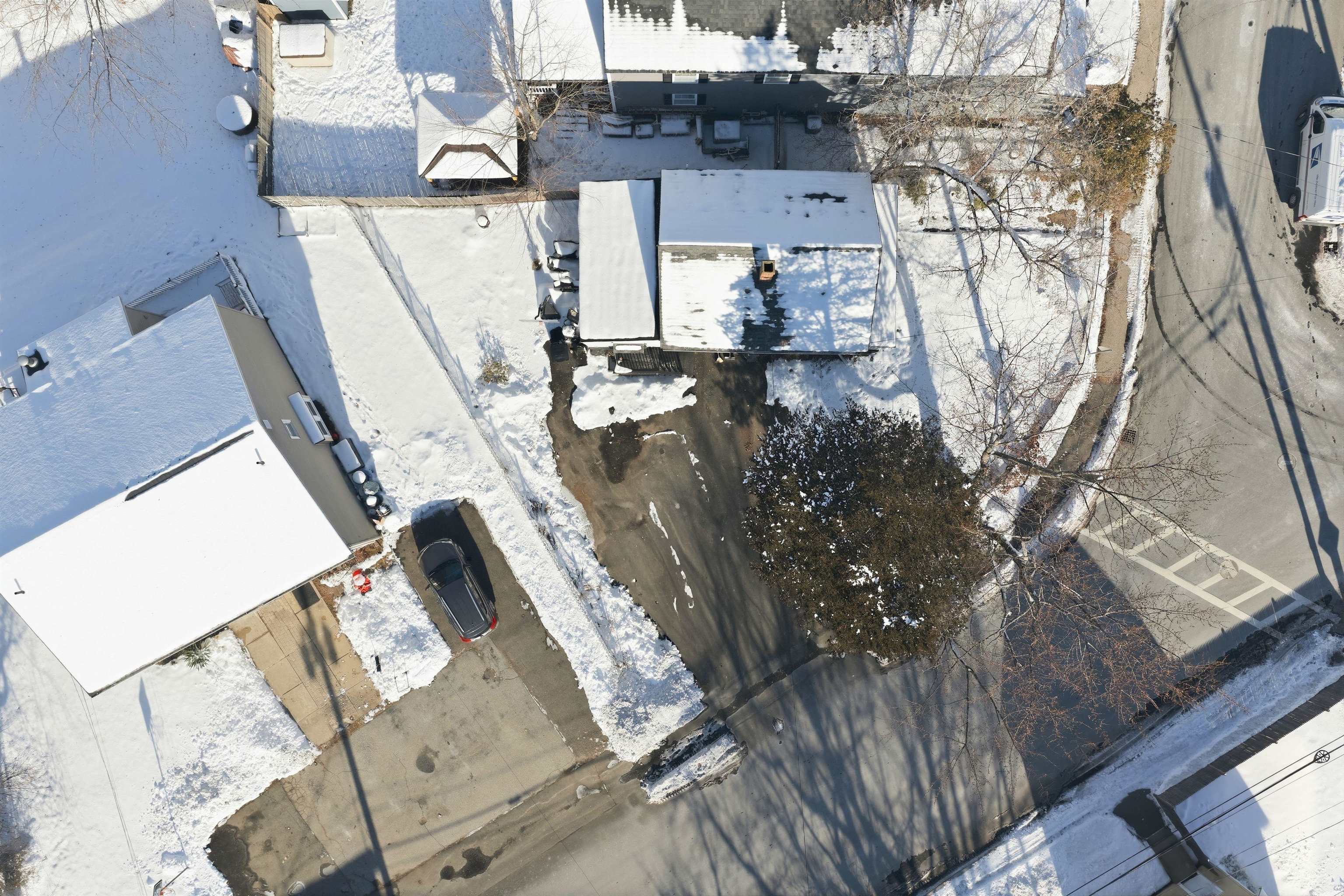 29 Central St, Derry, NH 03038