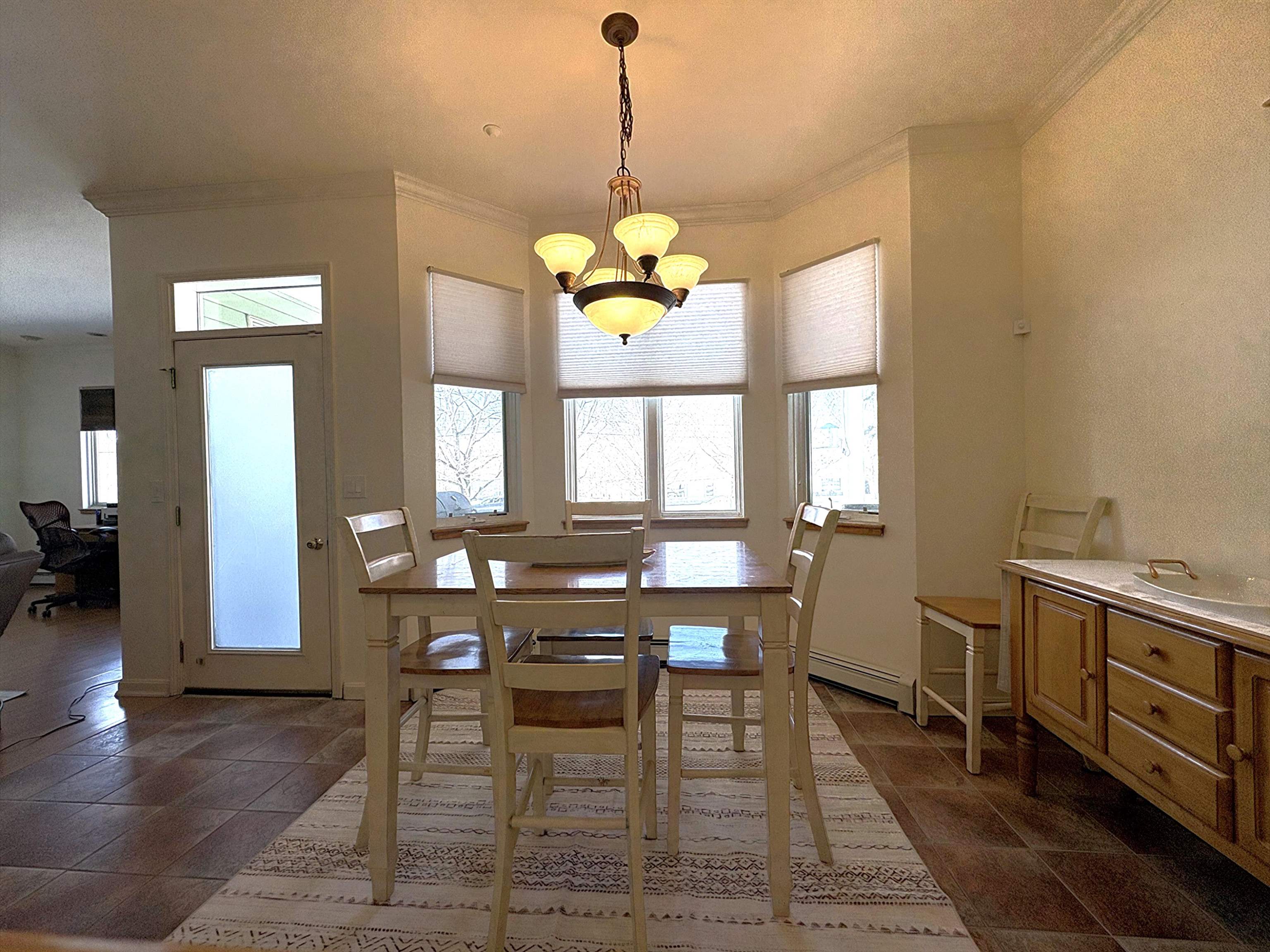 1 Stillwater Dr, Lebanon, NH 03784