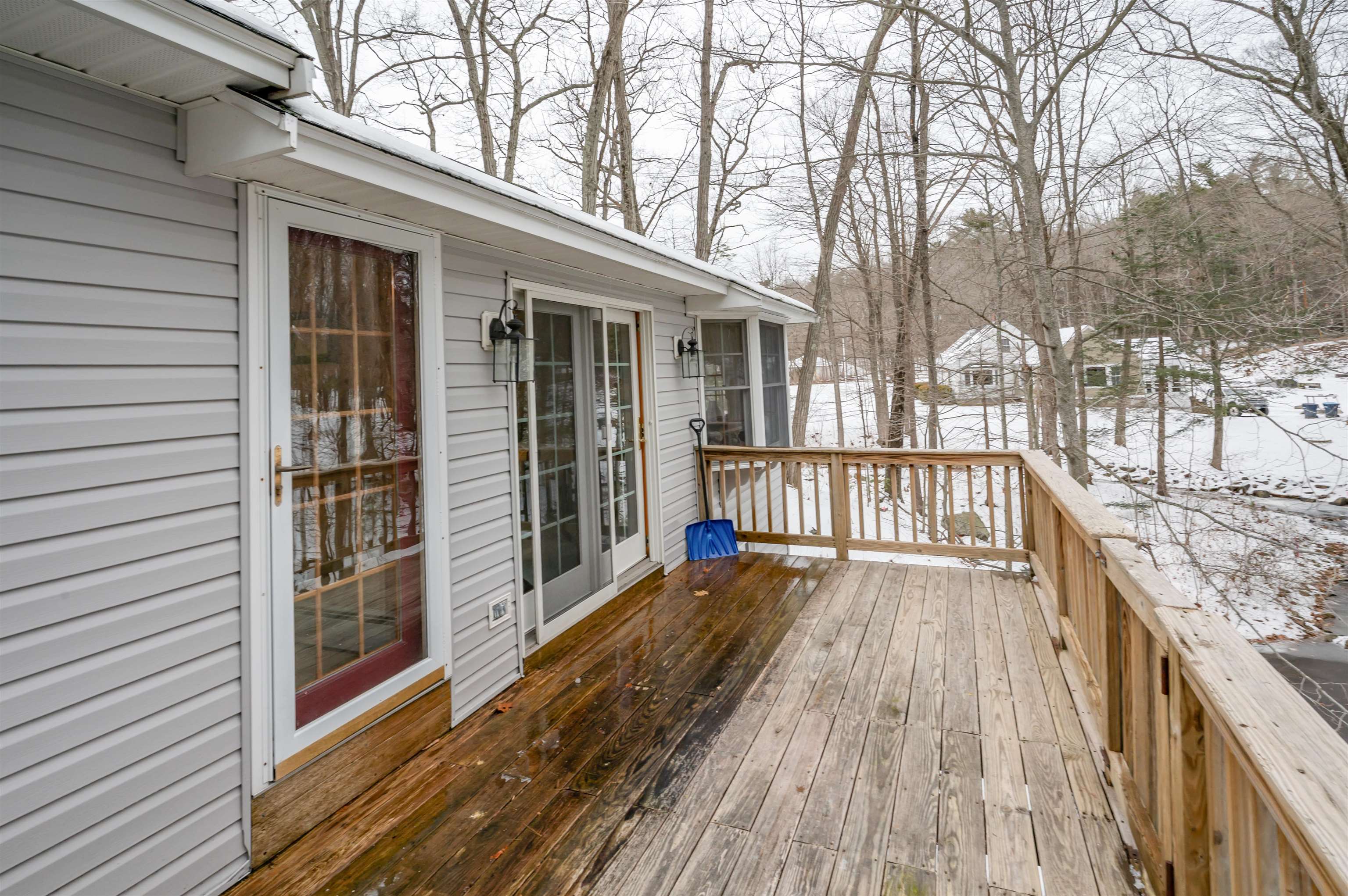 226 Amesbury Rd, Kensington, NH 03833