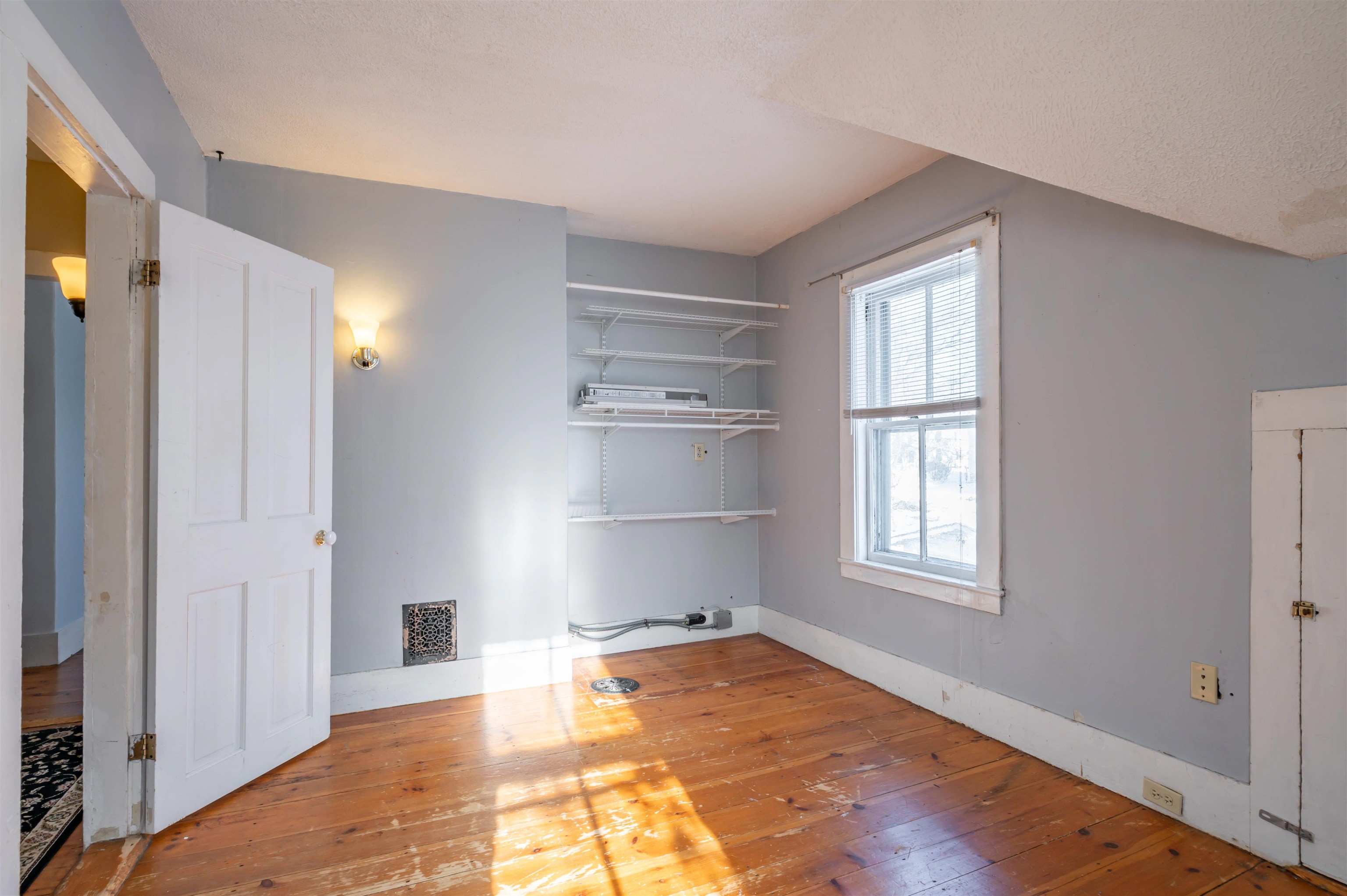 5 Merrimack St, Nashua, NH 03064