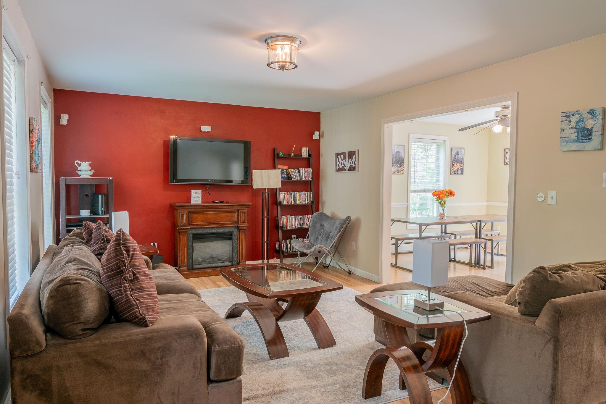 2 Alex Ct, Somersworth, NH 03878