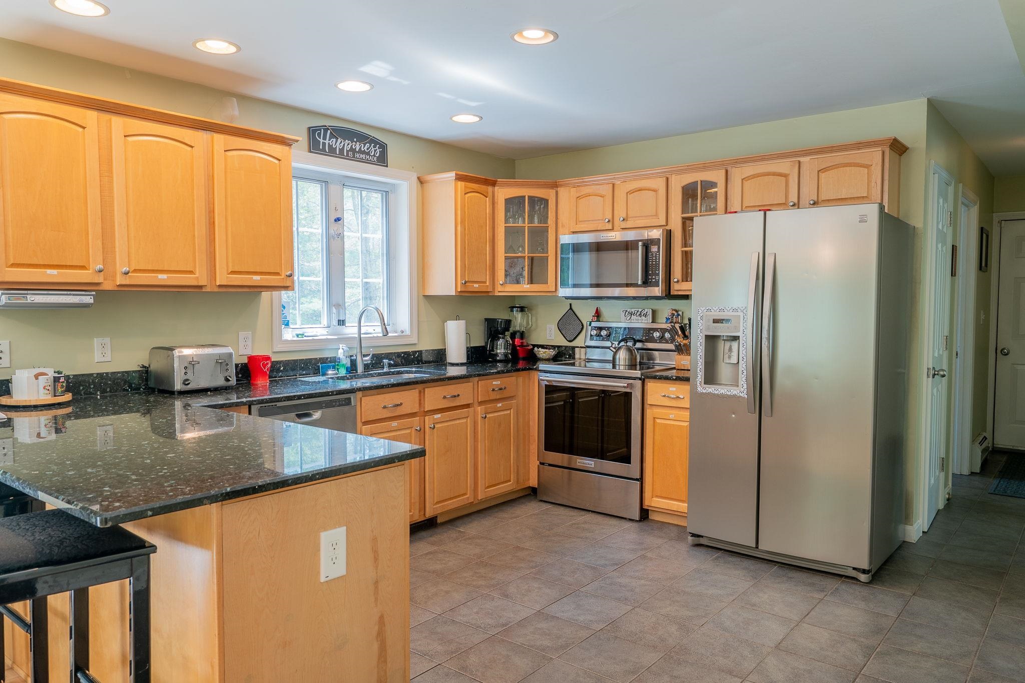 2 Alex Ct, Somersworth, NH 03878