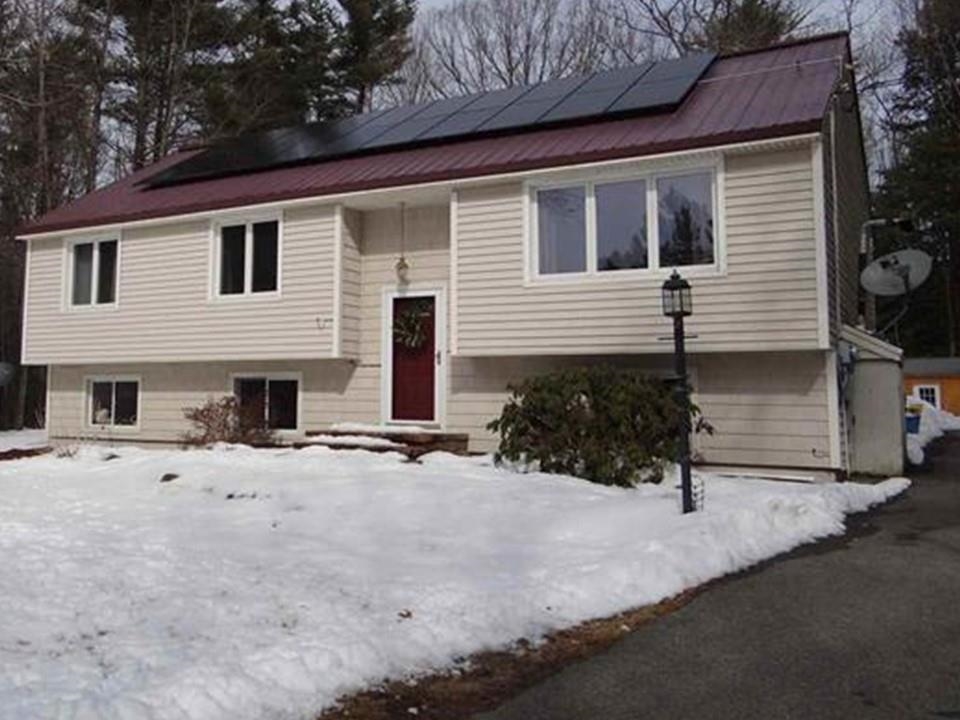 MLS 5071861: 14 Country Acres Road, Sandown NH