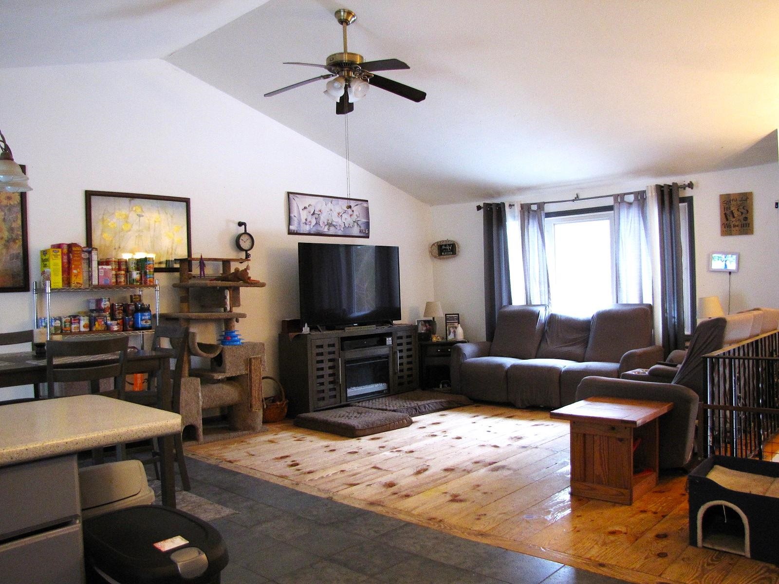 14 Country Acres Rd, Sandown, NH 03873