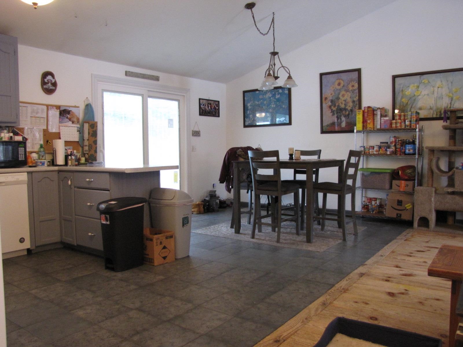 14 Country Acres Rd, Sandown, NH 03873