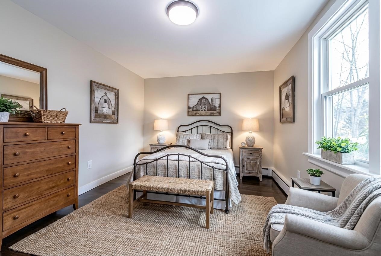 52 Whittier St, Newton, NH 03858