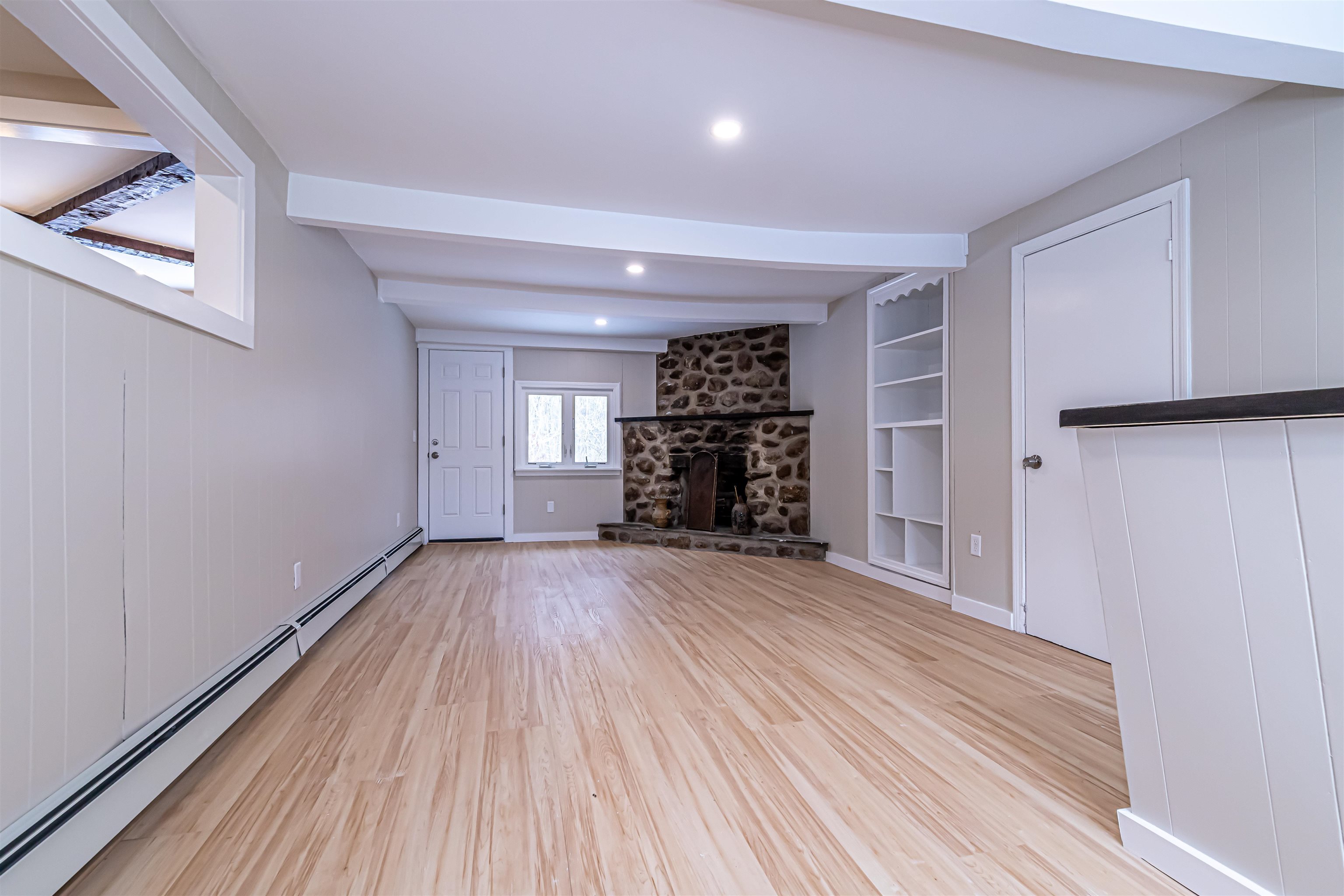 52 Whittier St, Newton, NH 03858