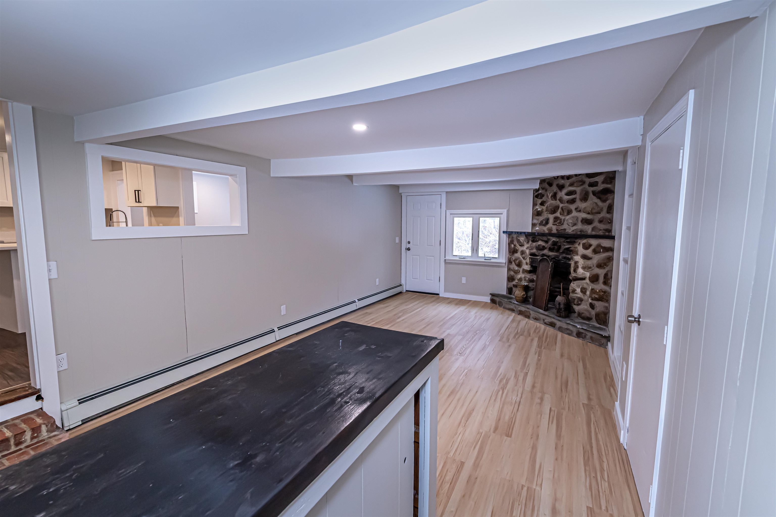 52 Whittier St, Newton, NH 03858