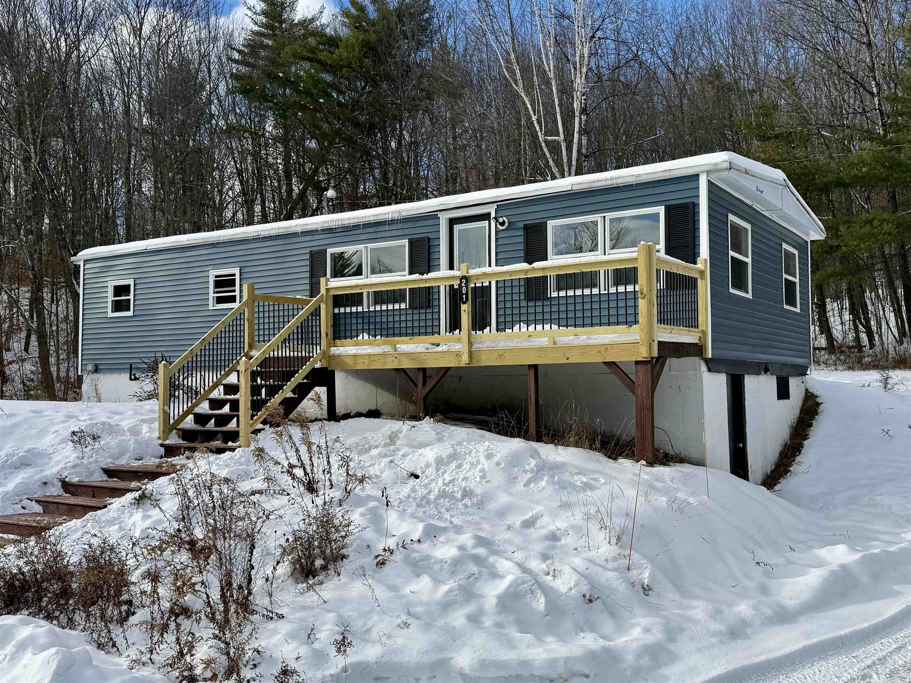 201 Parade Rd, Meredith, NH 03253