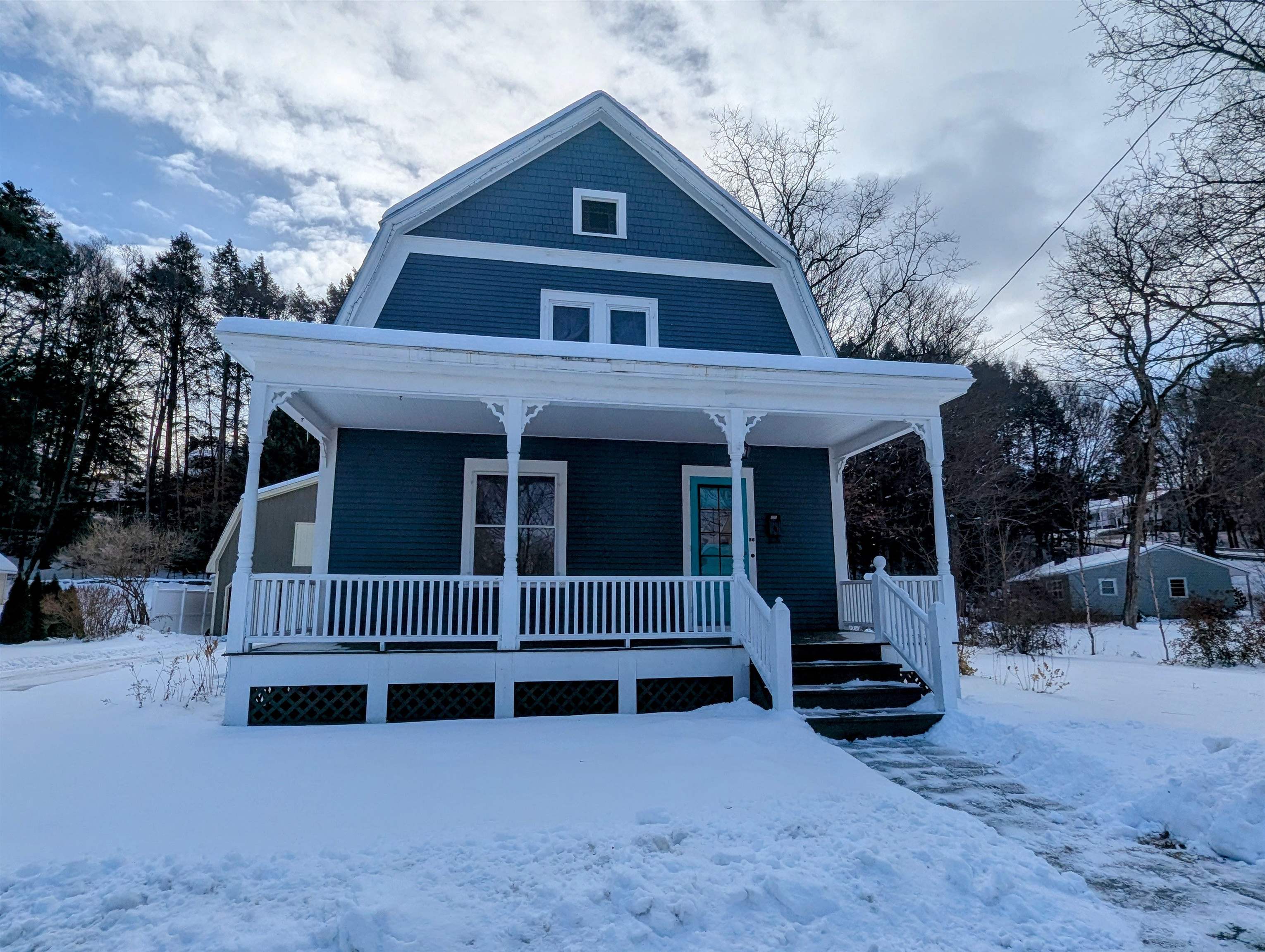 56 Woodland St, Claremont, NH 03743