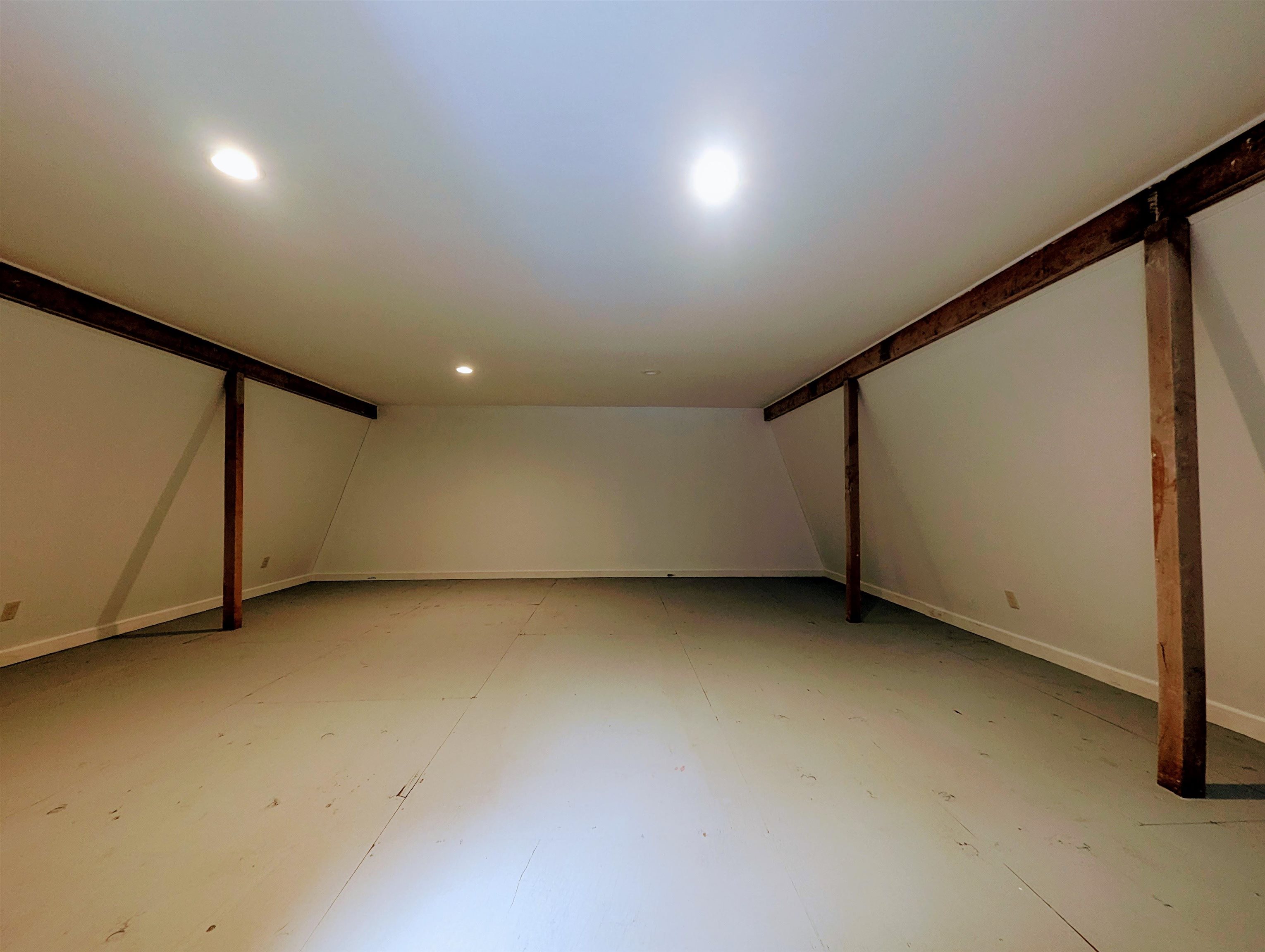 56 Woodland St, Claremont, NH 03743