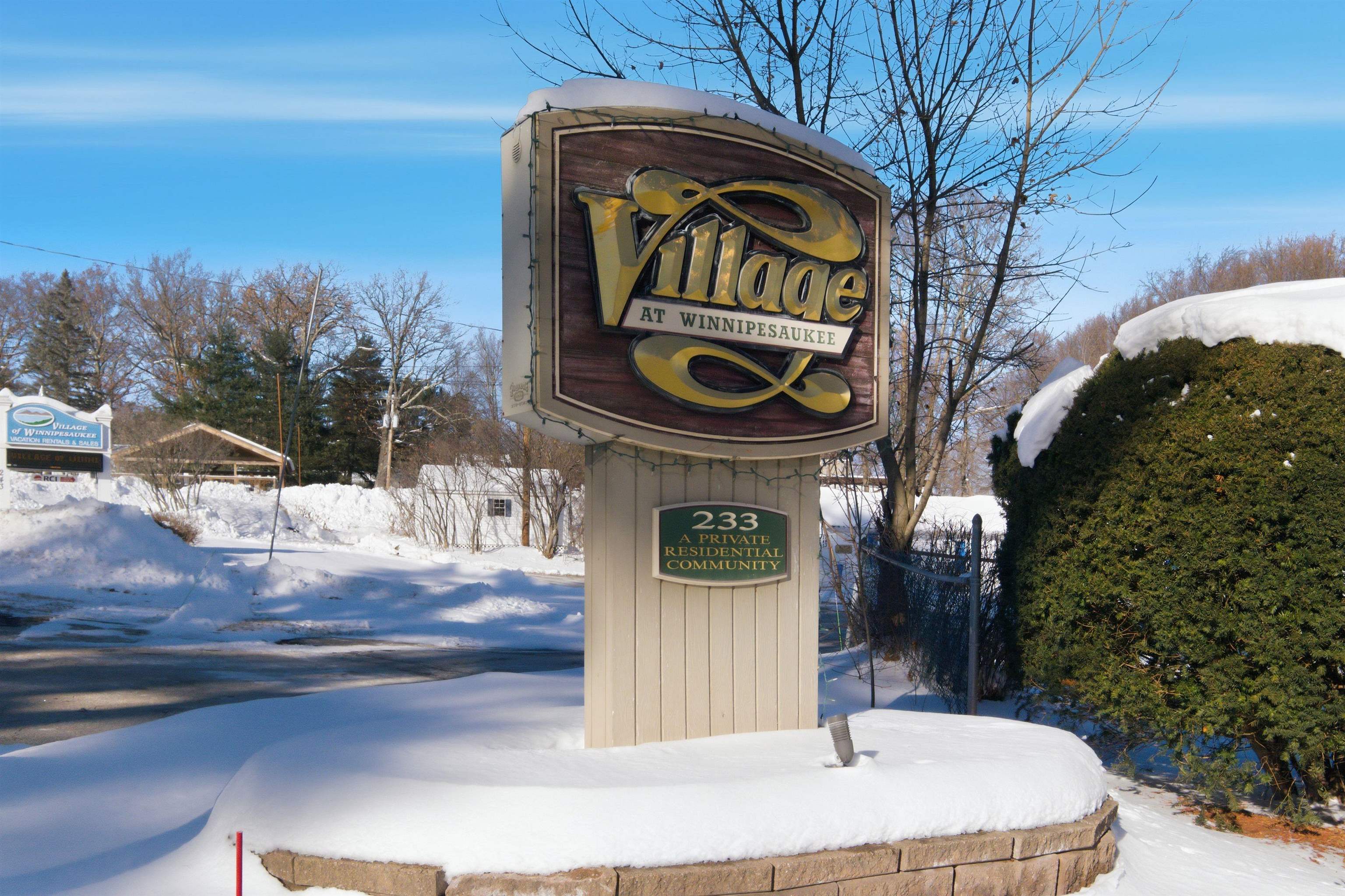 75 Treetop Cir, Laconia, NH 03246