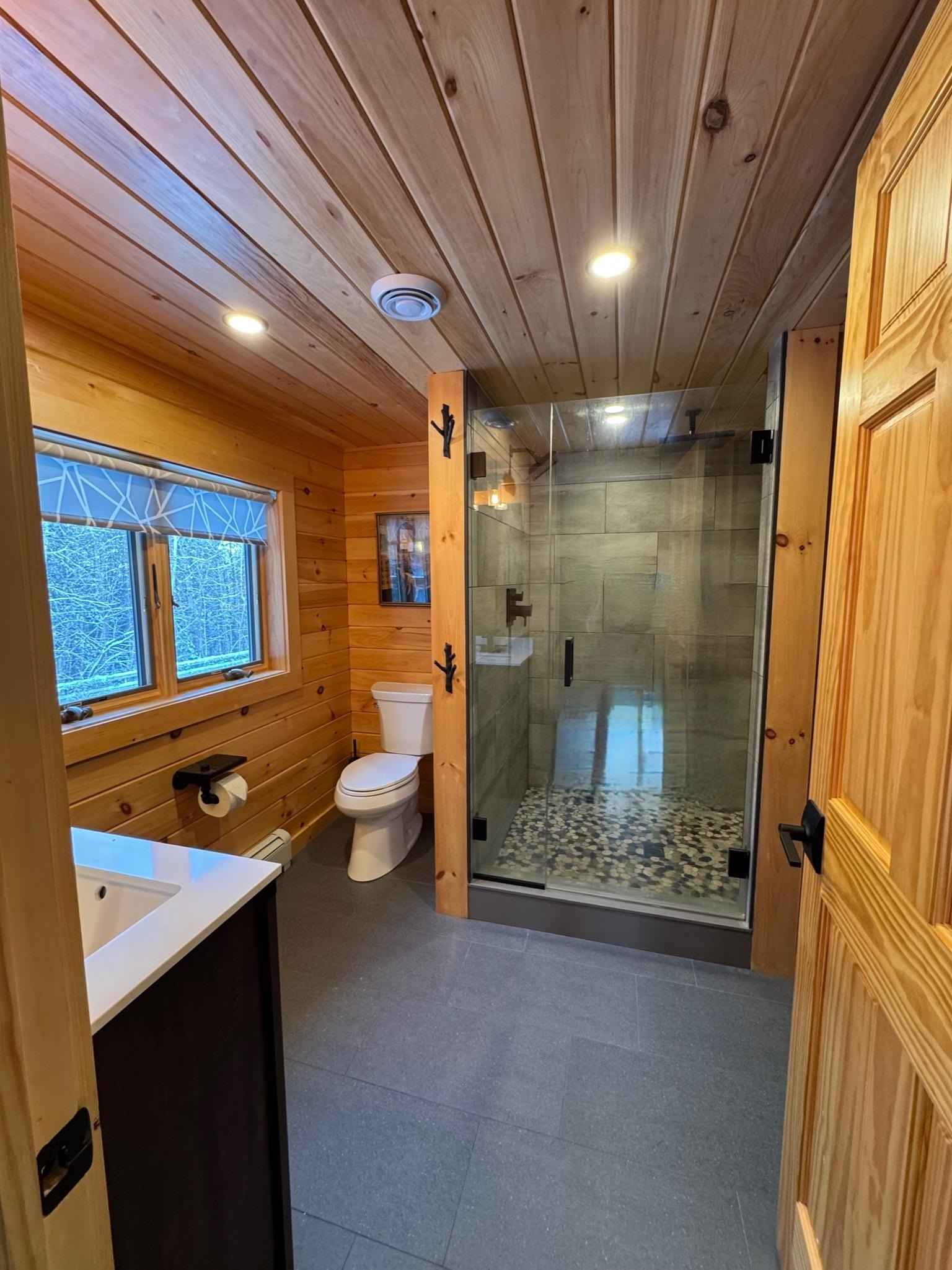 42 Chickadee Ln, Littleton, NH 03561