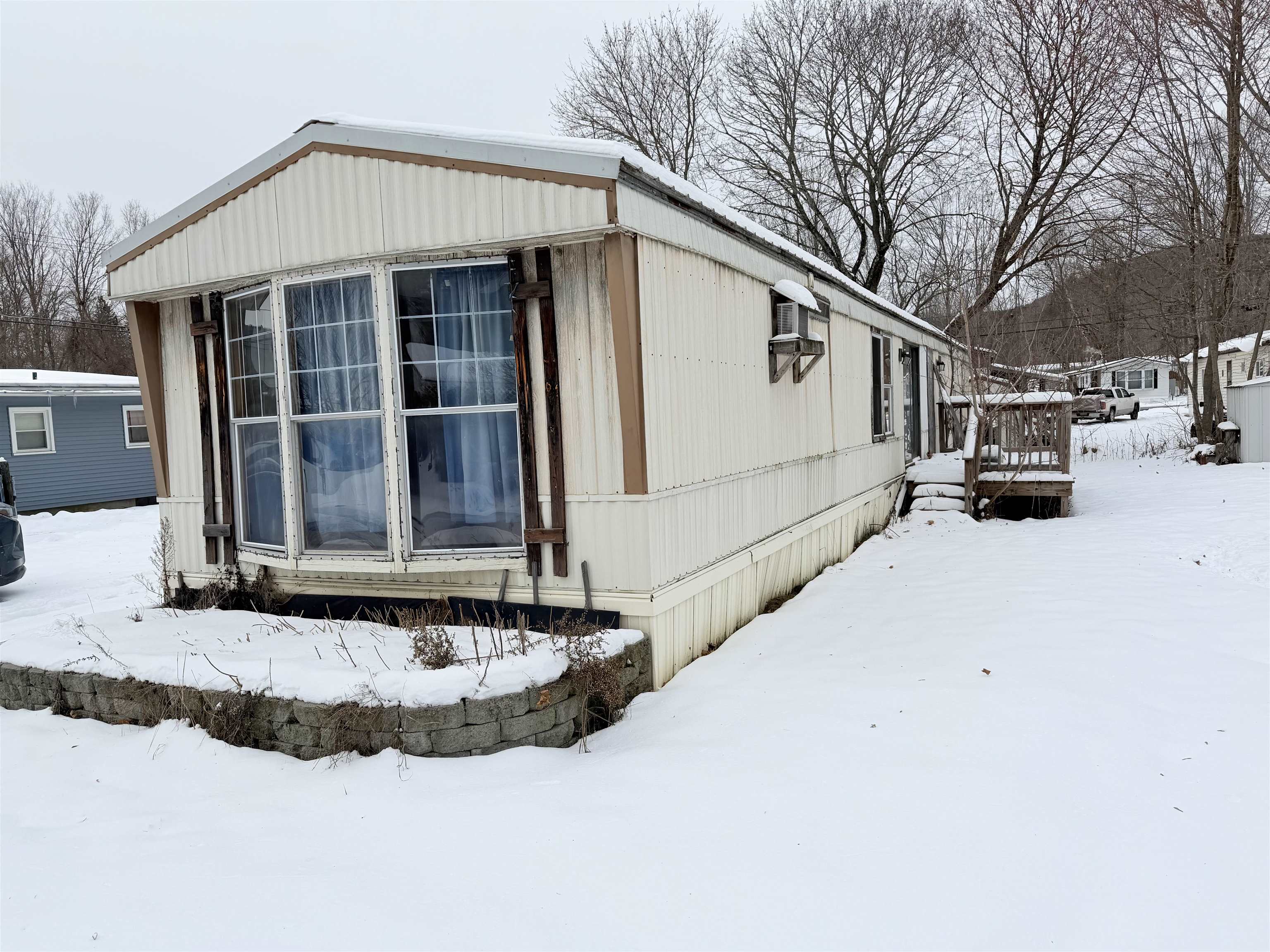 56 Daniels Dr, Enfield, NH 03748