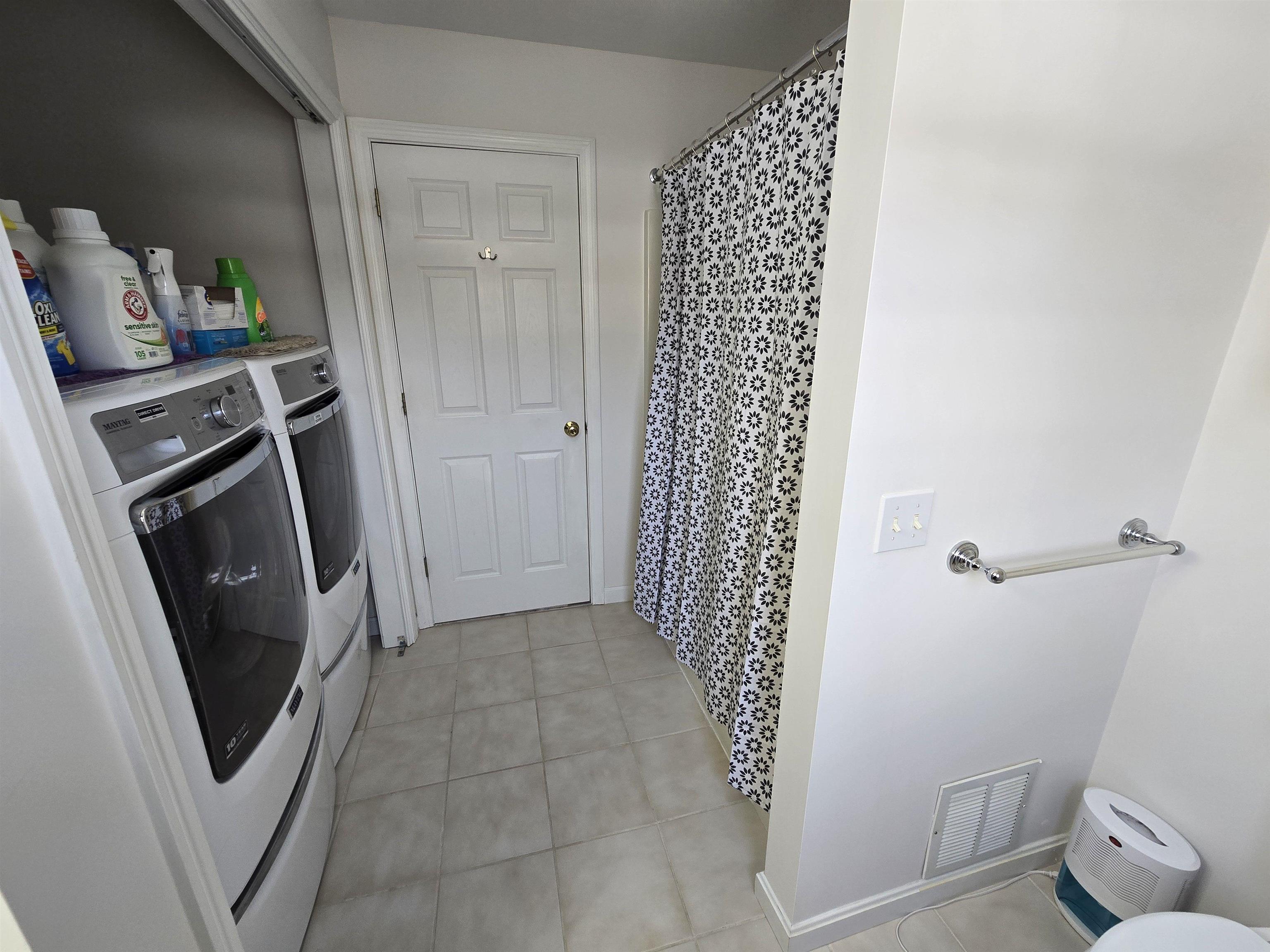 43 Abbey Rd, Brentwood, NH 03833