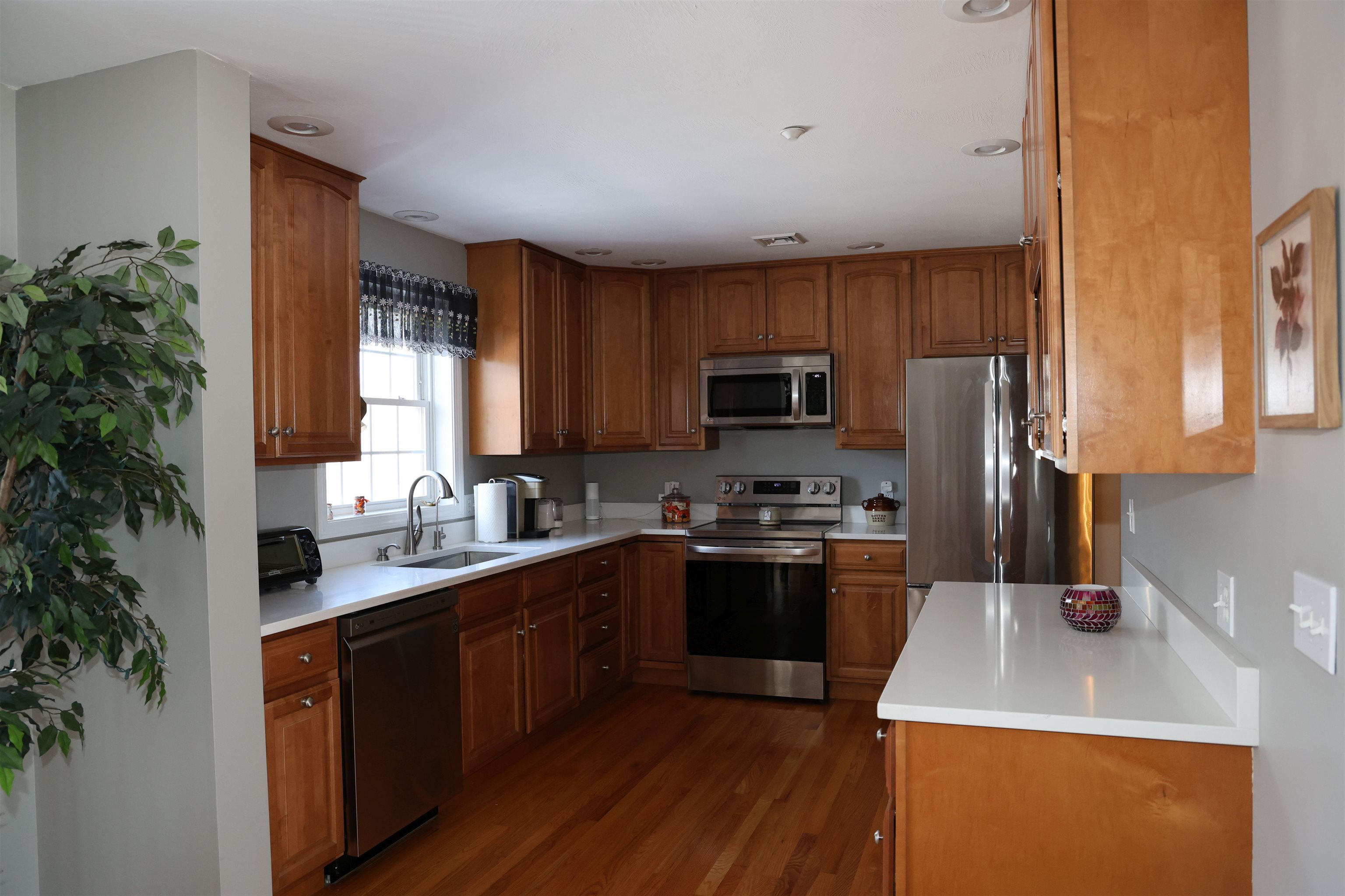 43 Abbey Rd, Brentwood, NH 03833