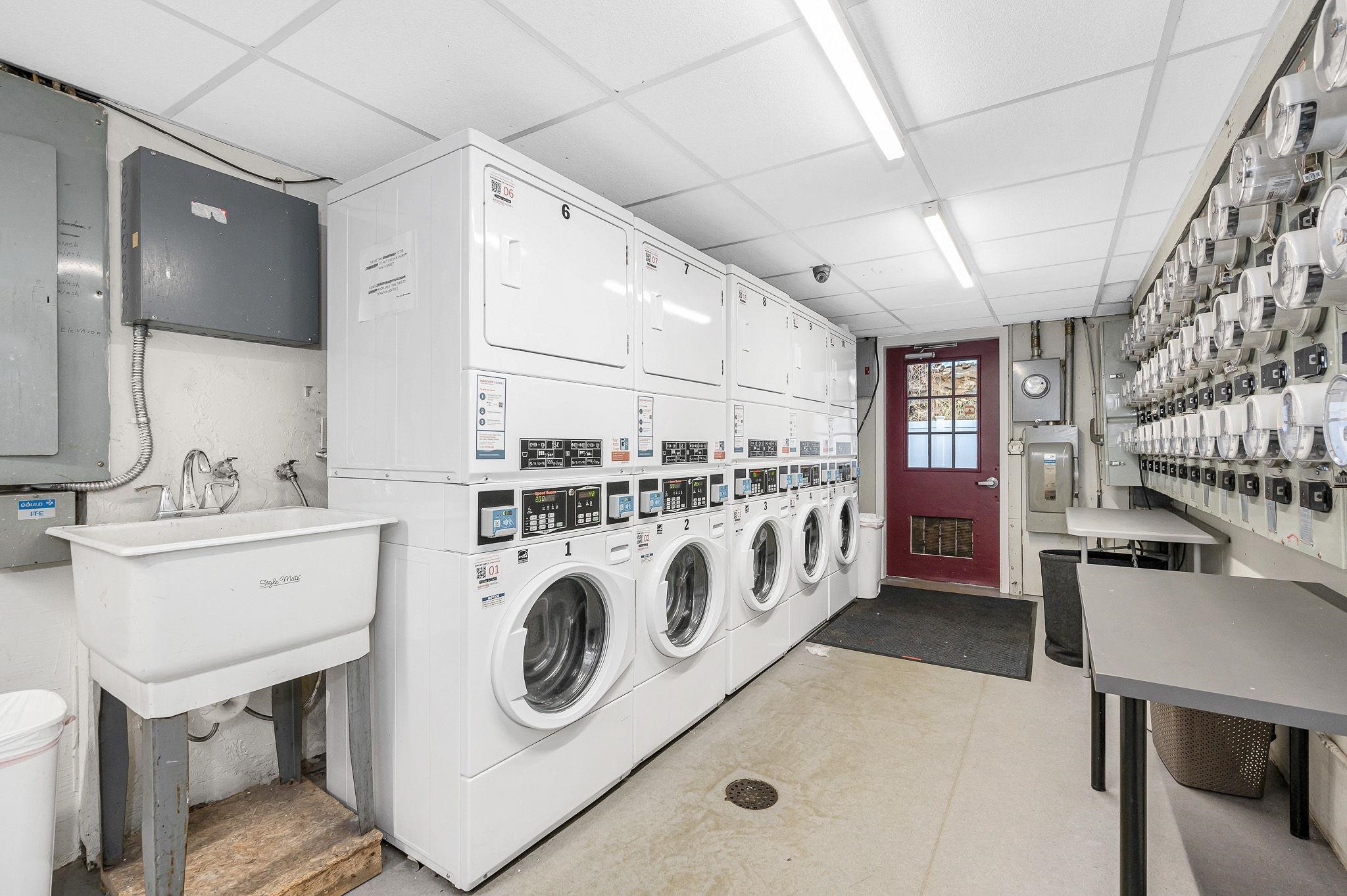 210 Brook Village Rd, Nashua, NH 03062