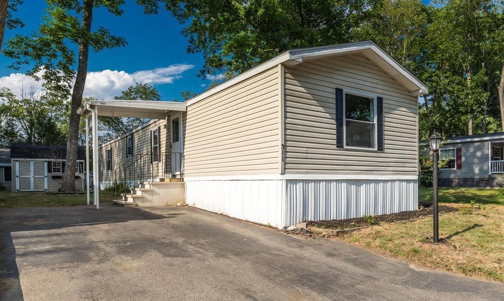 311 Friar Tuck Dr, Exeter, NH 03833