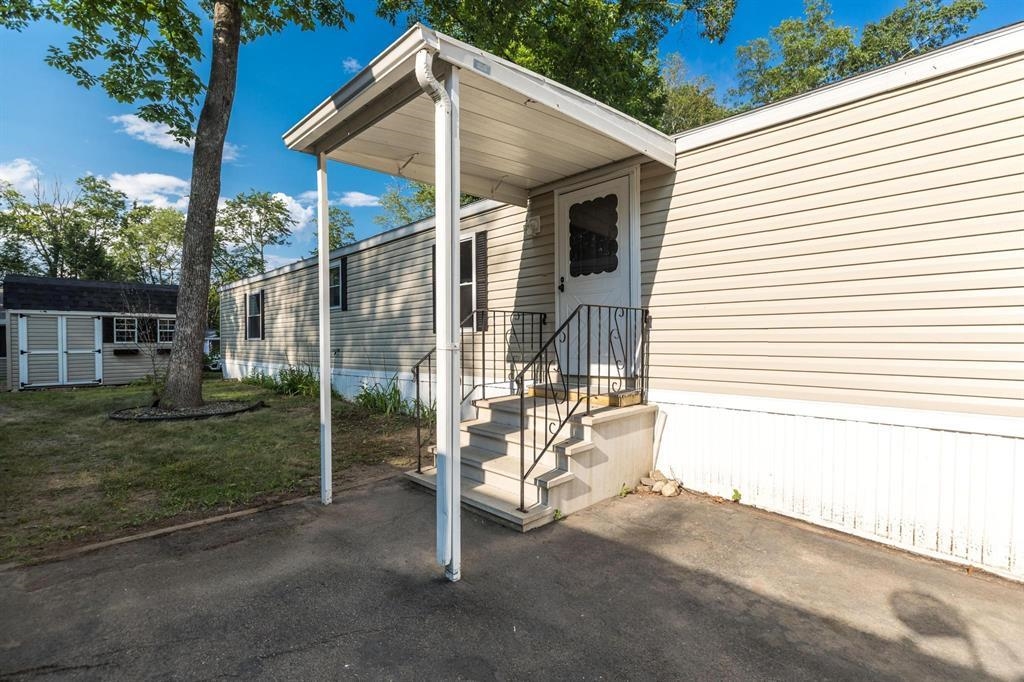 311 Friar Tuck Dr, Exeter, NH 03833