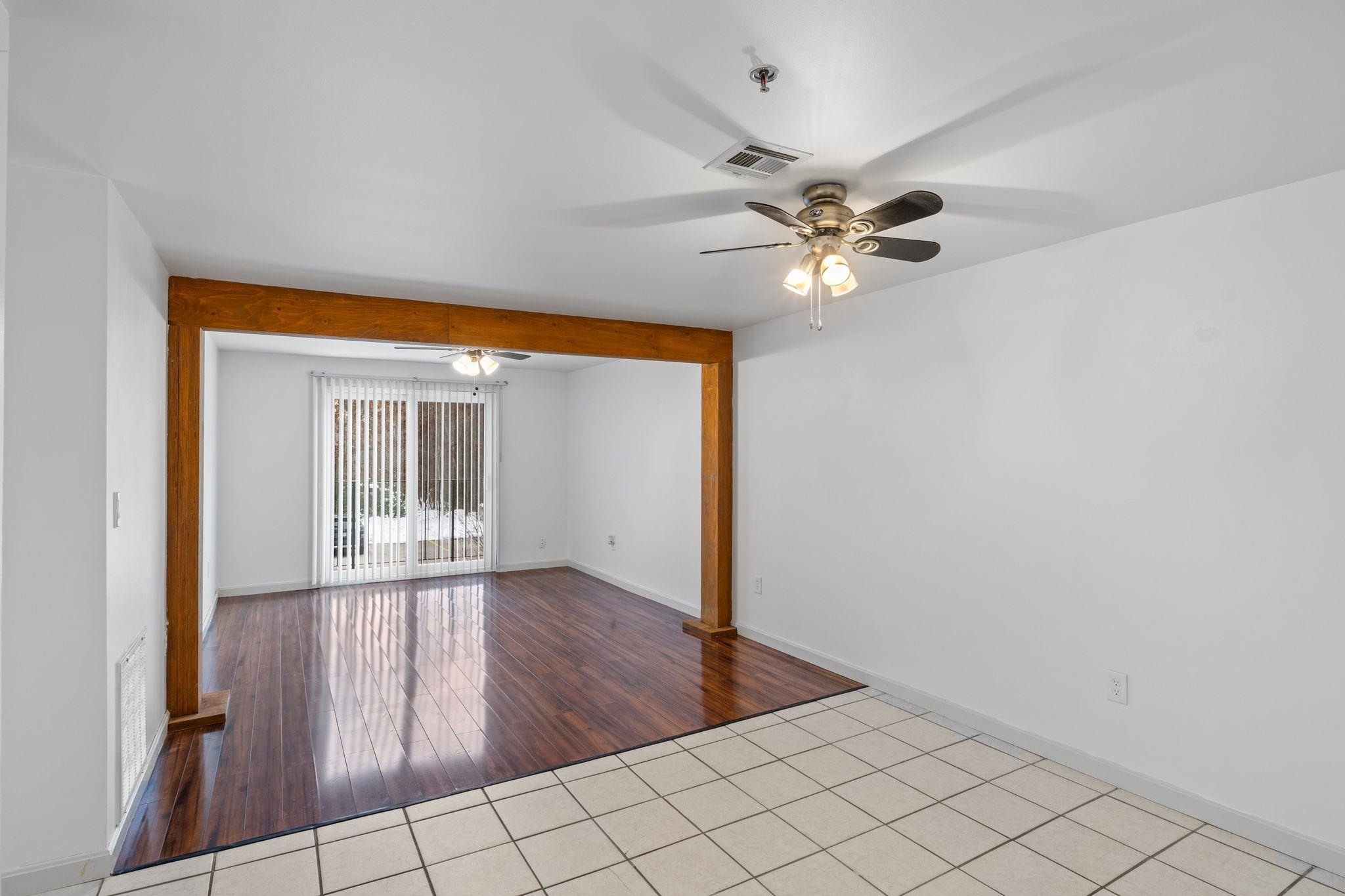 526 Abbott Farm Ln, Hudson, NH 03051