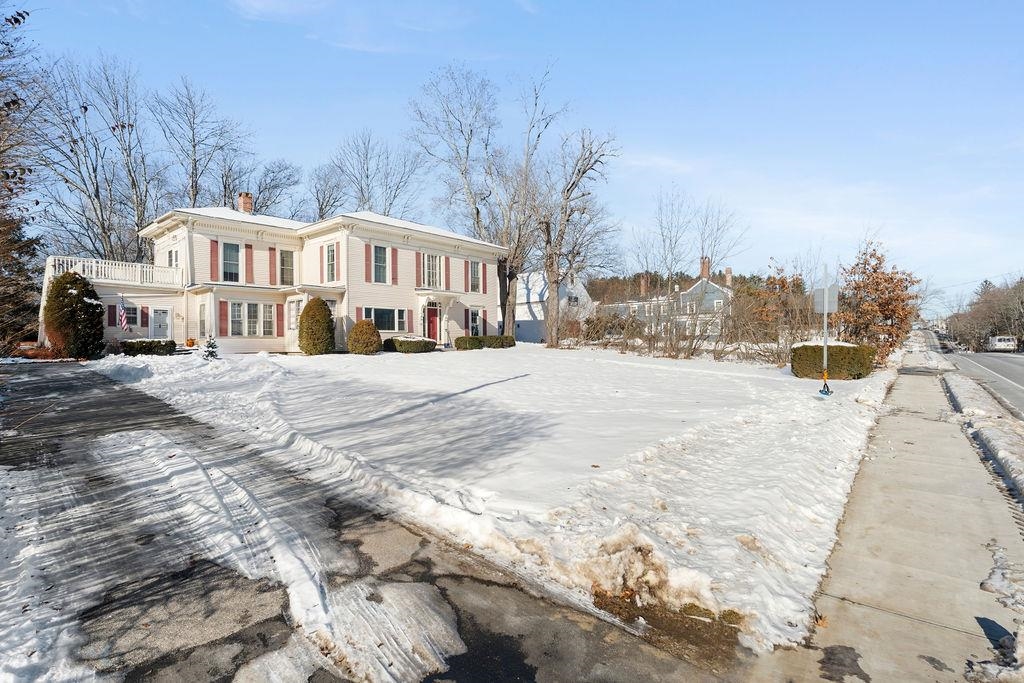 223 High St, Somersworth, NH 03878