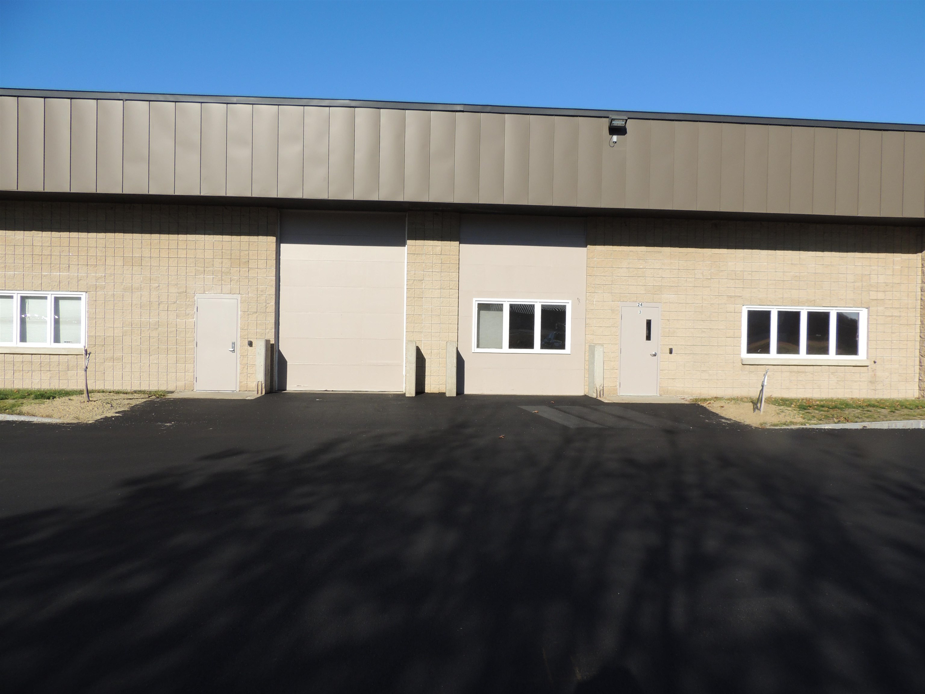 24 Lexington Drive — photo 2