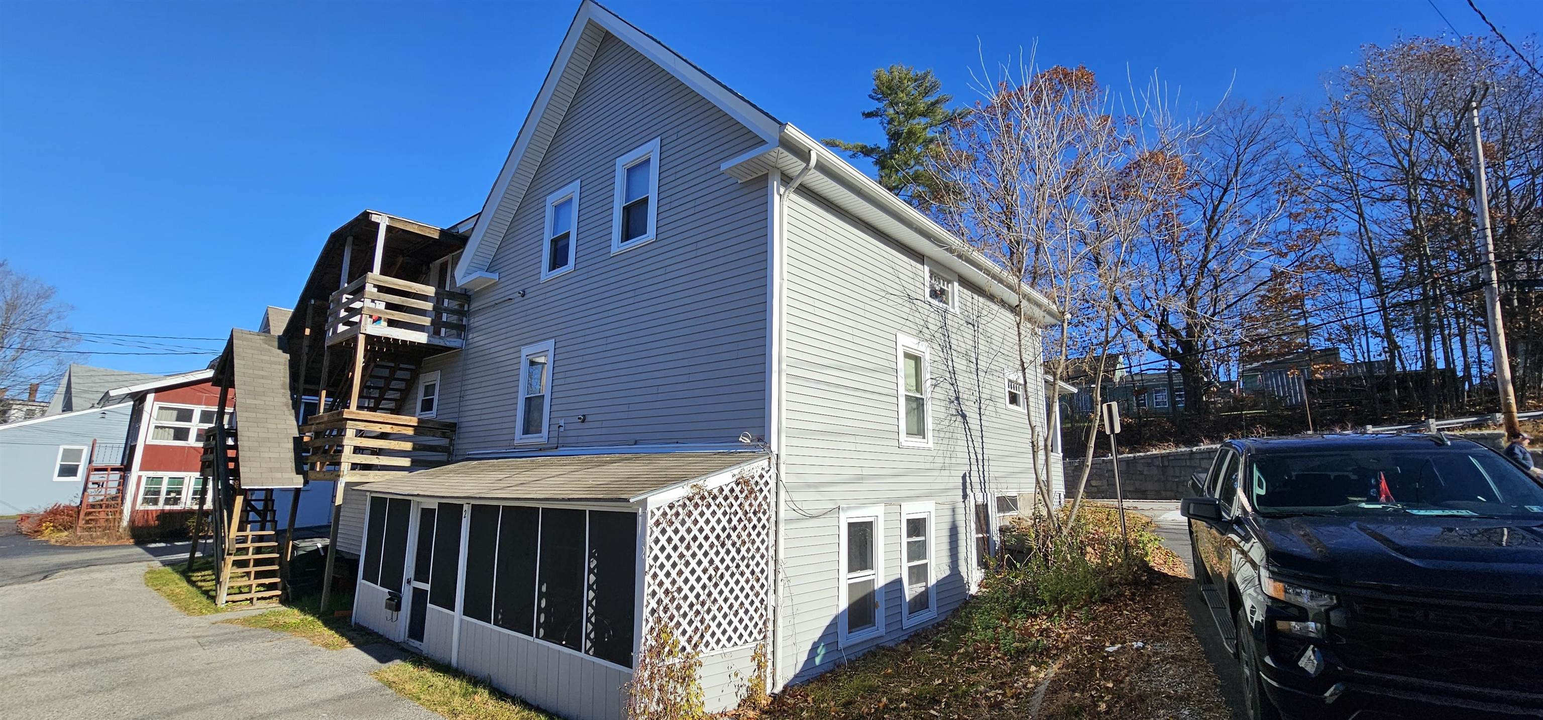 271 Village St, Concord, NH 03303-9997