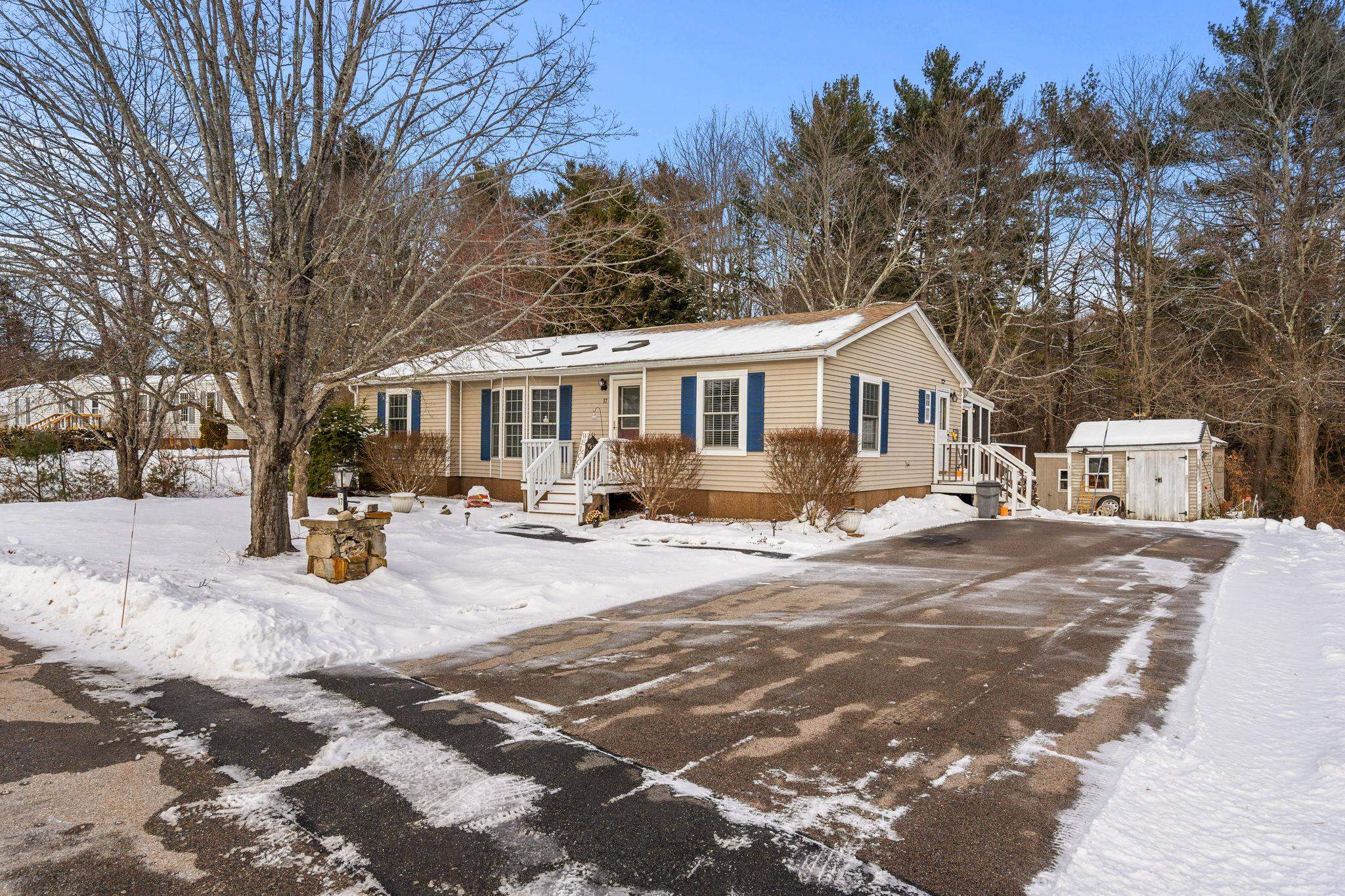 Photo of 17 Lilac Court Raymond NH 03077