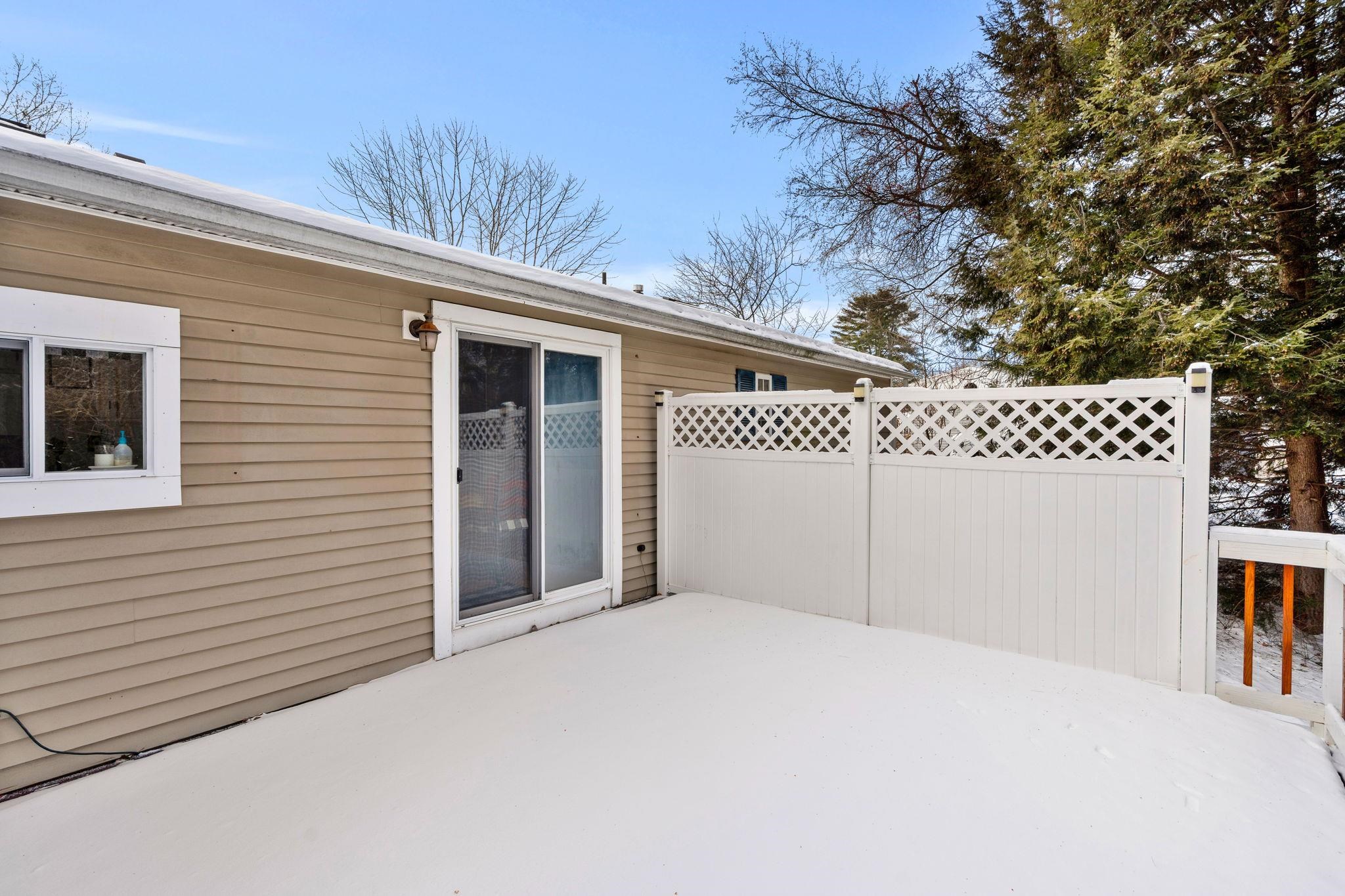 17 Lilac Ct, Raymond, NH 03077