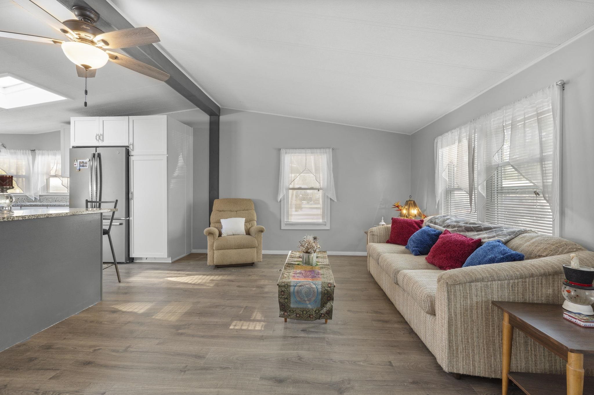 73 River Ledge Dr, Goffstown, NH 03045