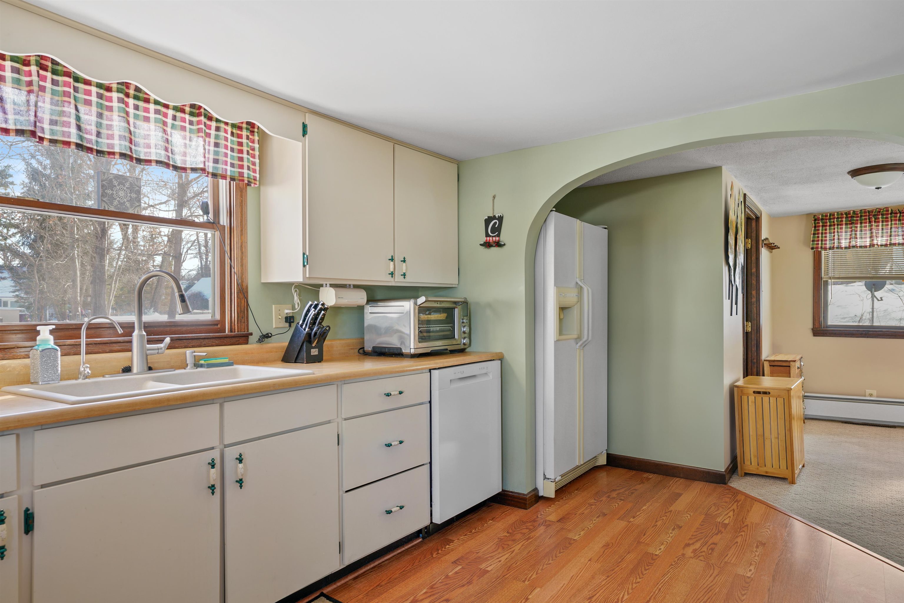 31 Libbey St, Goffstown, NH 03102