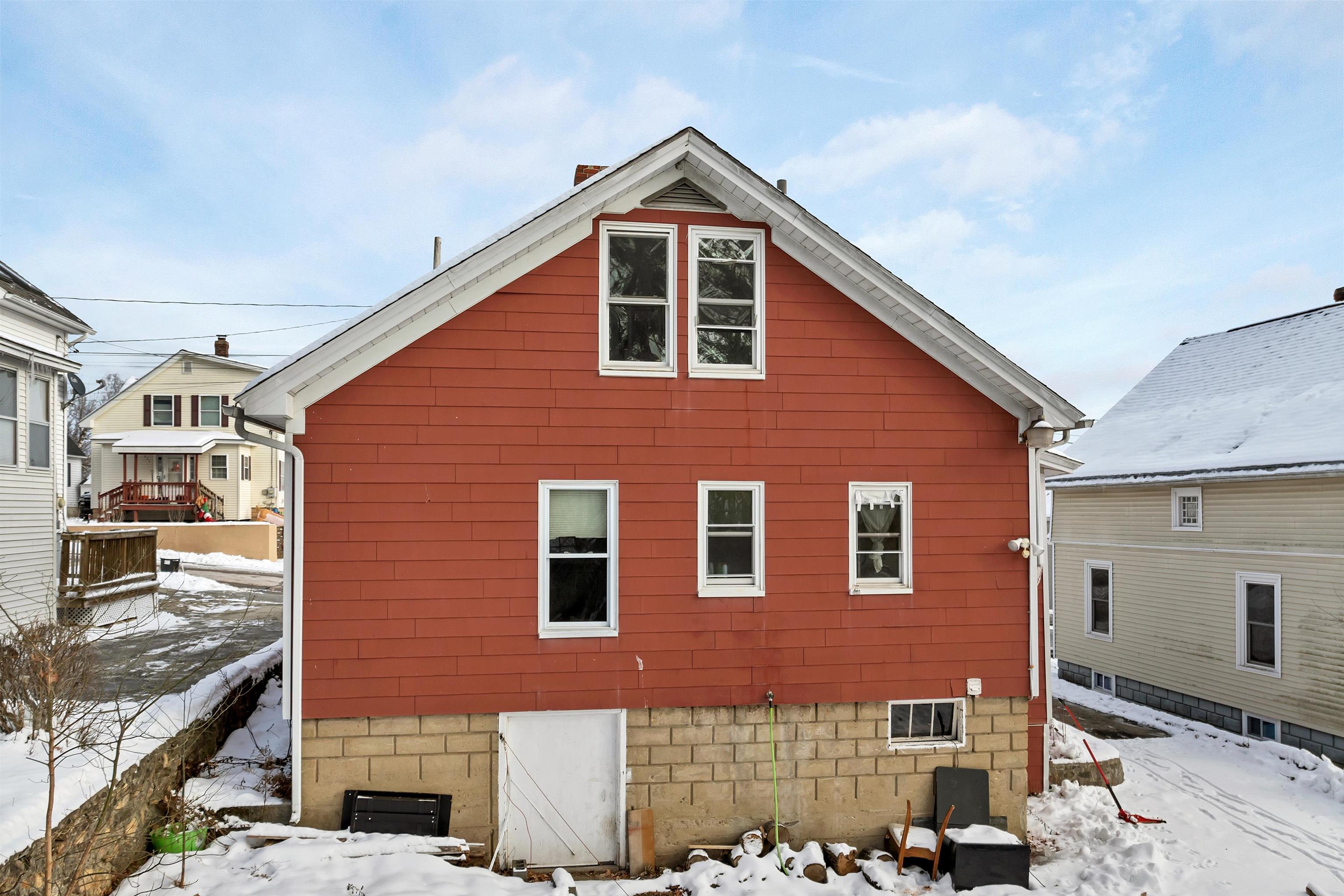 226 Lafayette St, Manchester, NH 03102