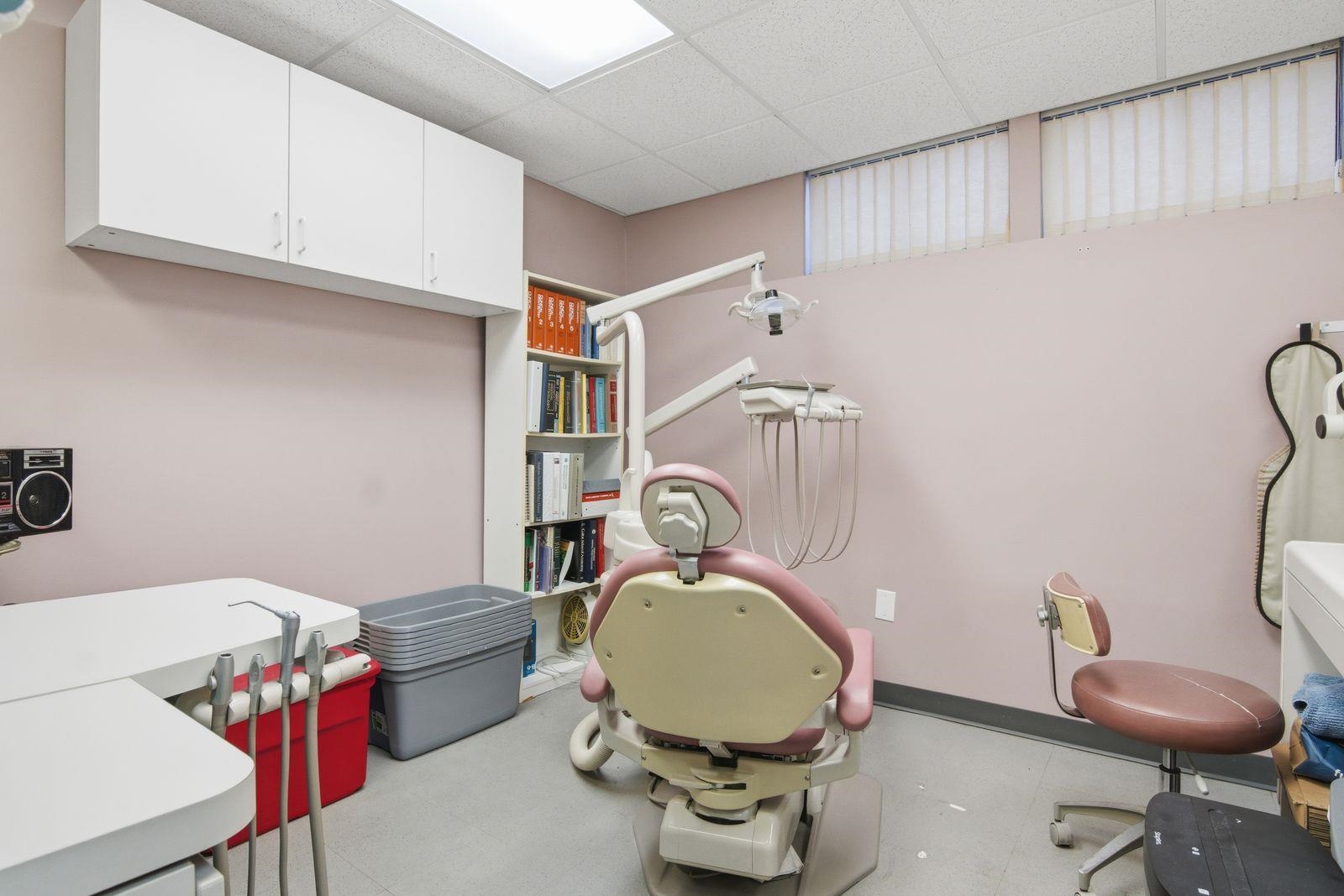 3-H Taggart Dr, Nashua, NH 03060