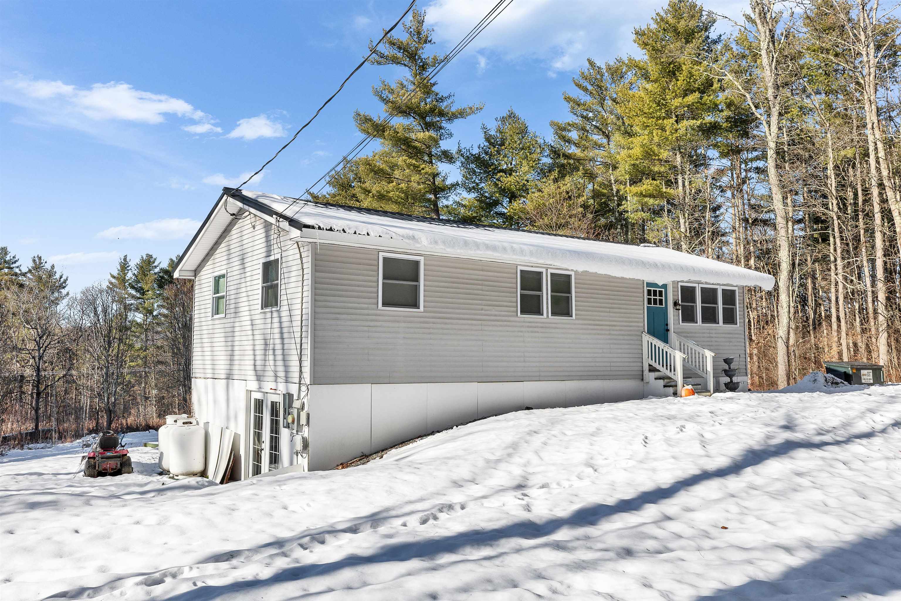 127 Holbrook Ave, Swanzey, NH 03446
