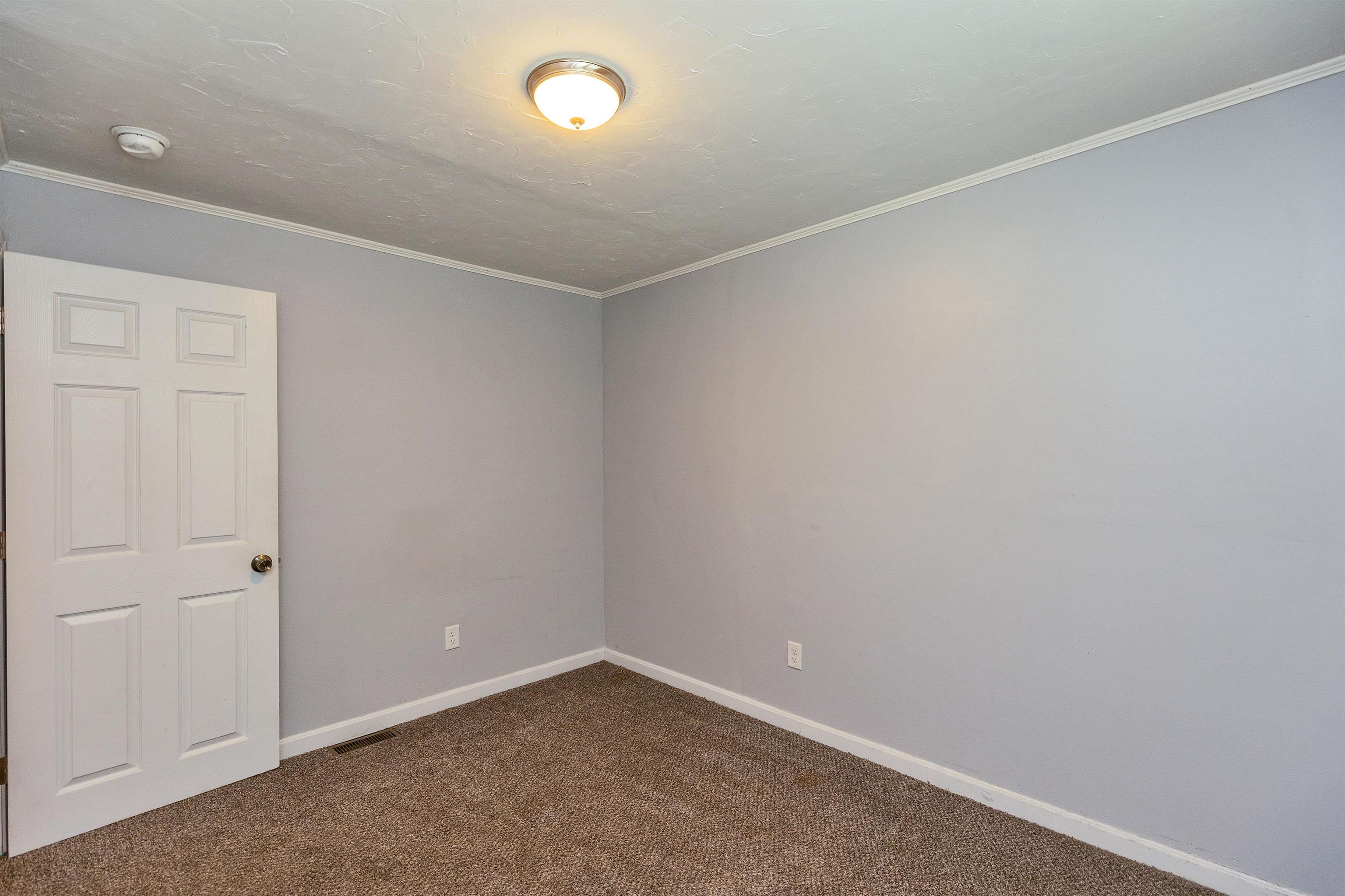 127 Holbrook Ave, Swanzey, NH 03446