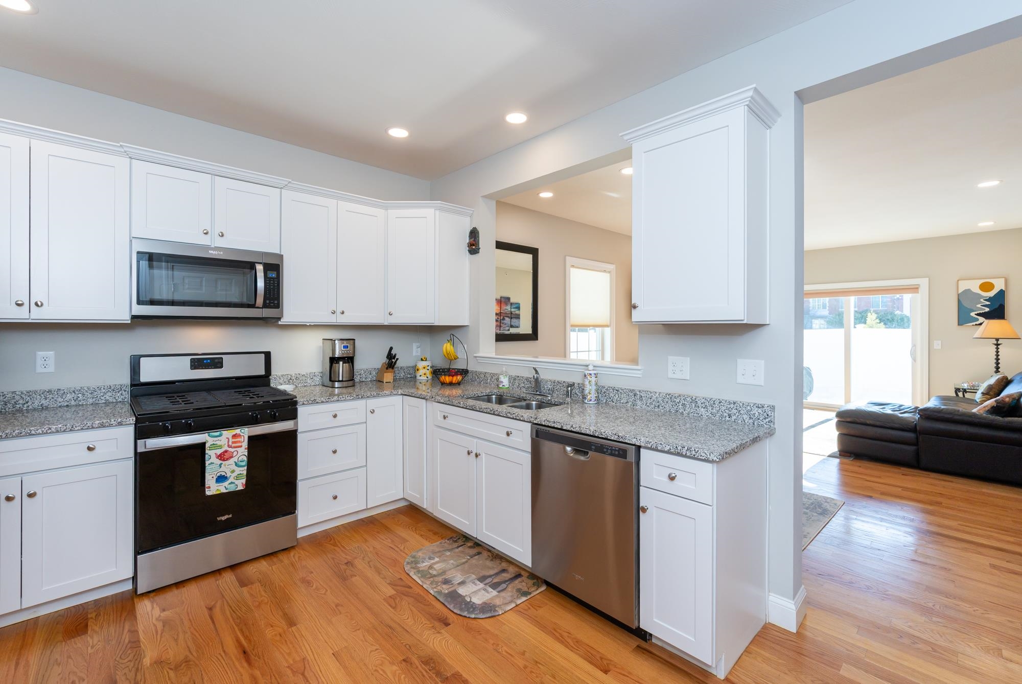 16 Angel Point Cir, Goffstown, NH 03045