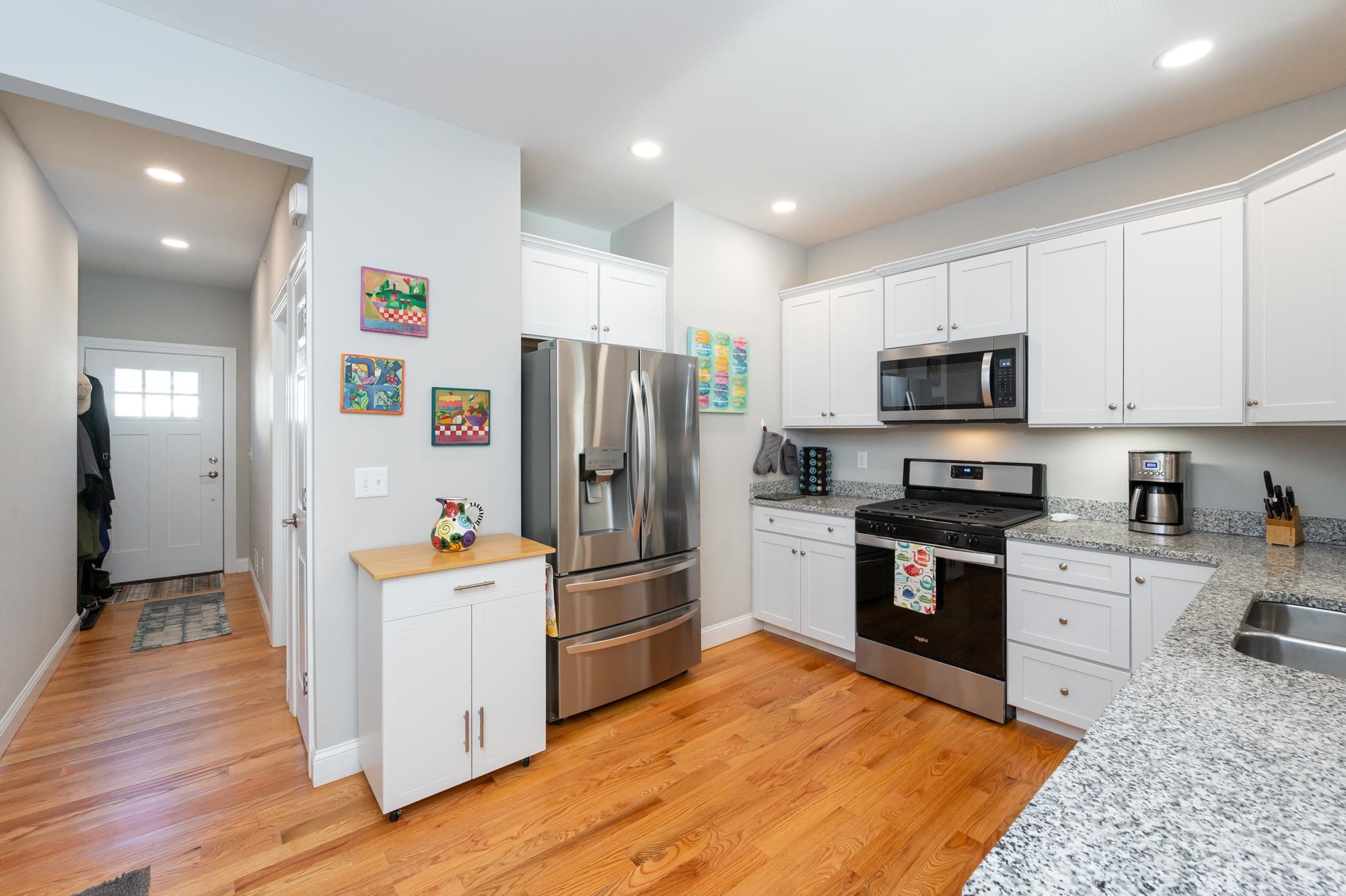 16 Angel Point Cir, Goffstown, NH 03045