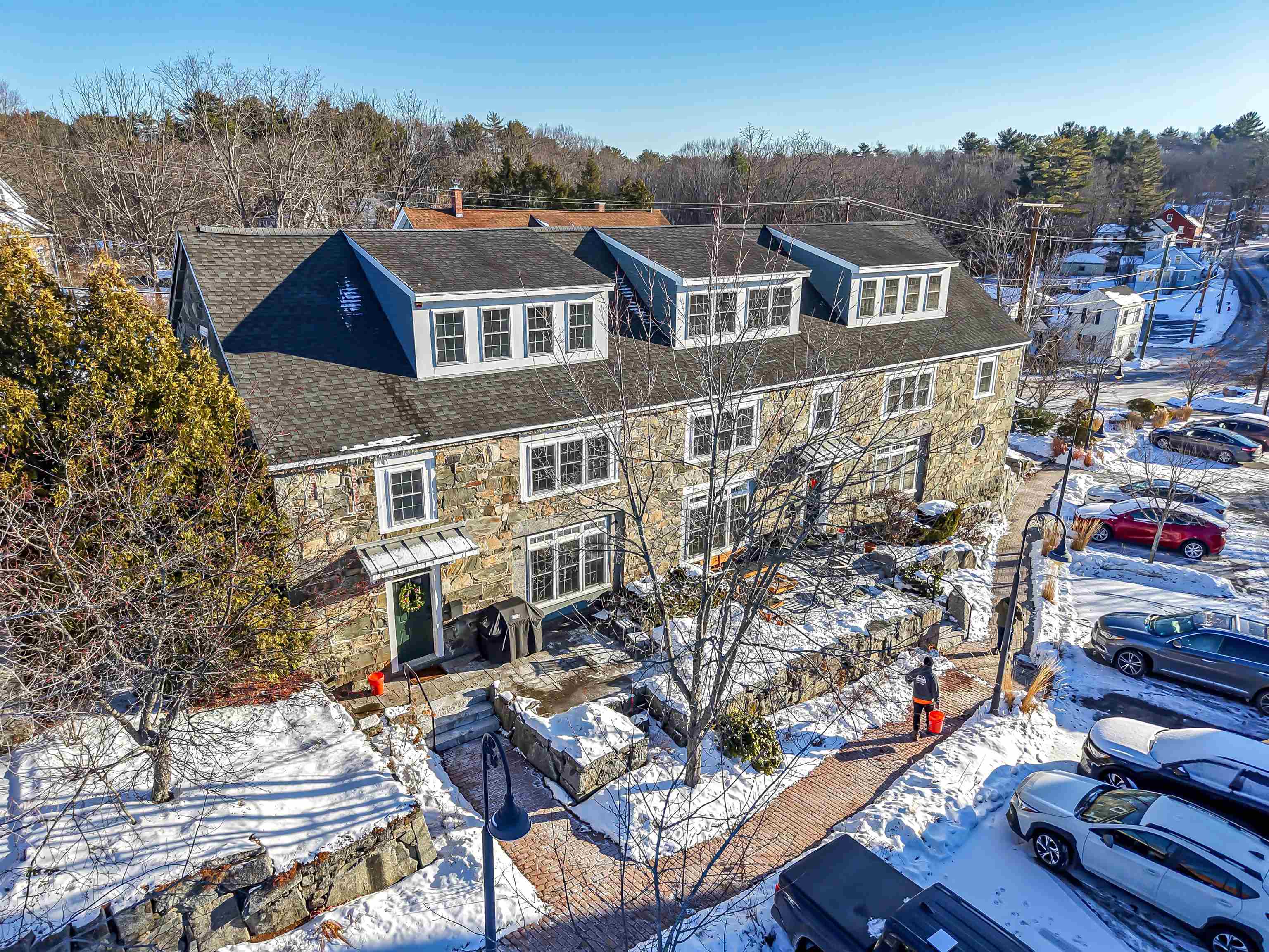 6 Bay Rd, Newmarket, NH 03857