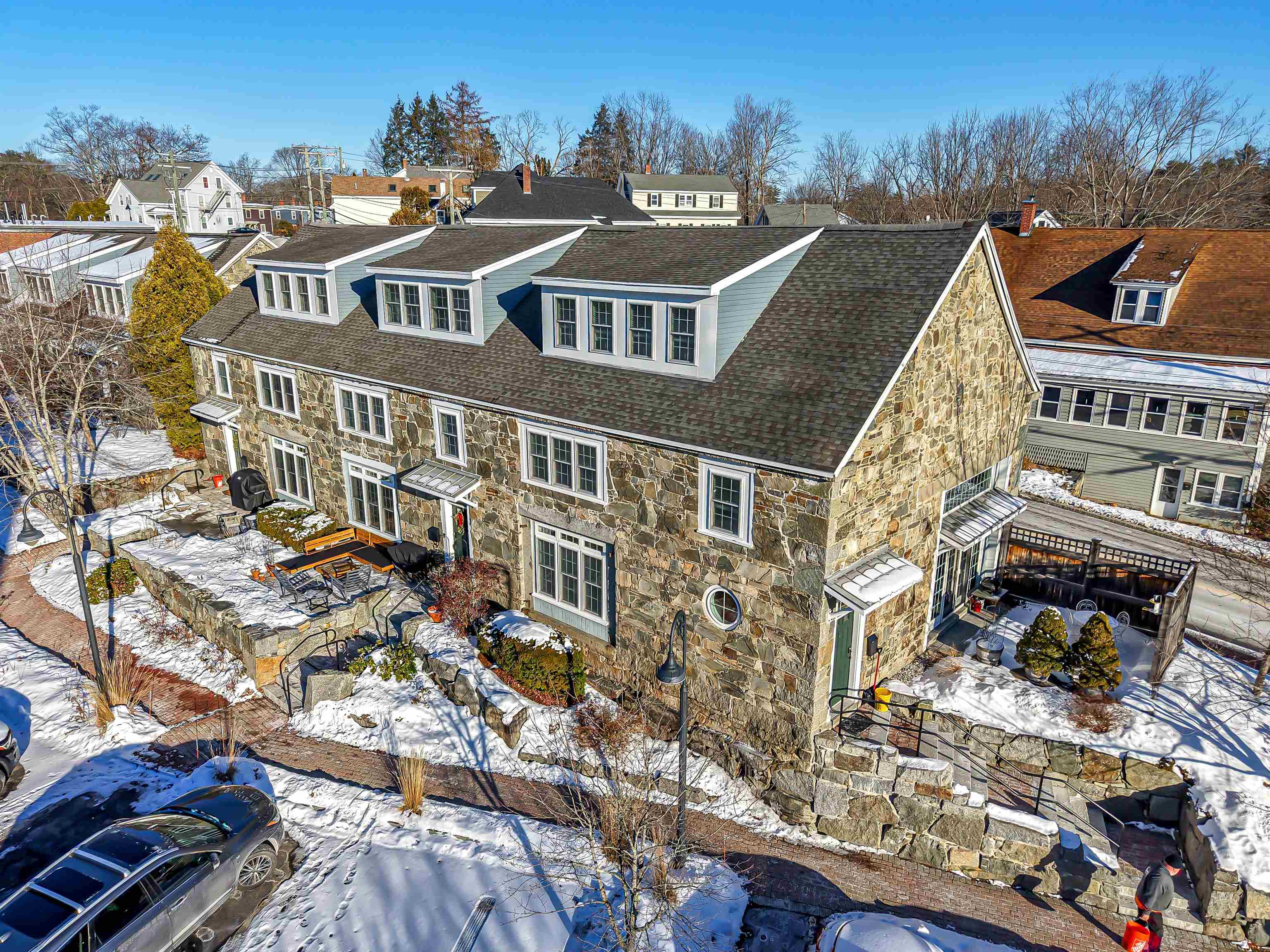 6 Bay Rd, Newmarket, NH 03857