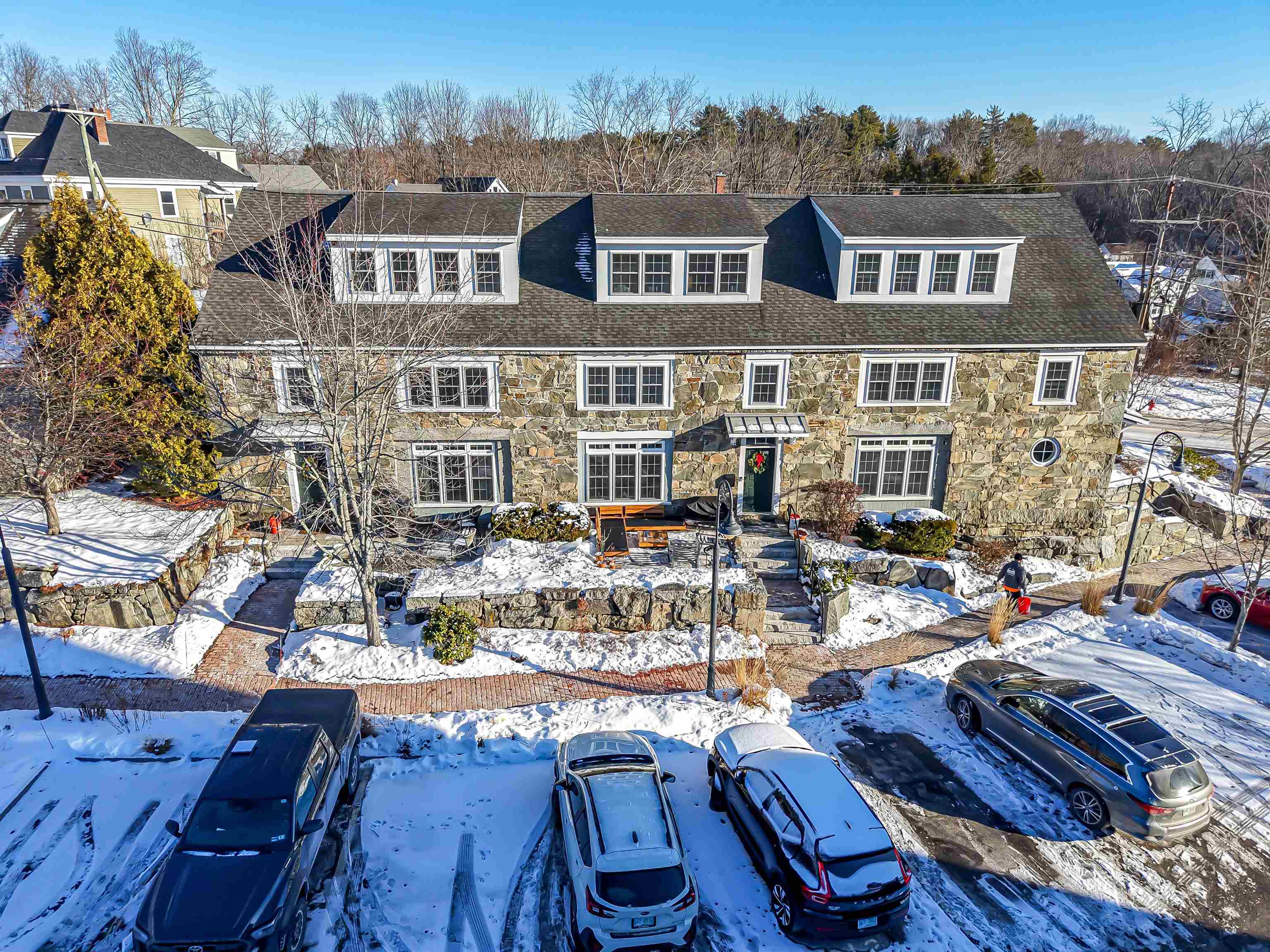 6 Bay Rd, Newmarket, NH 03857