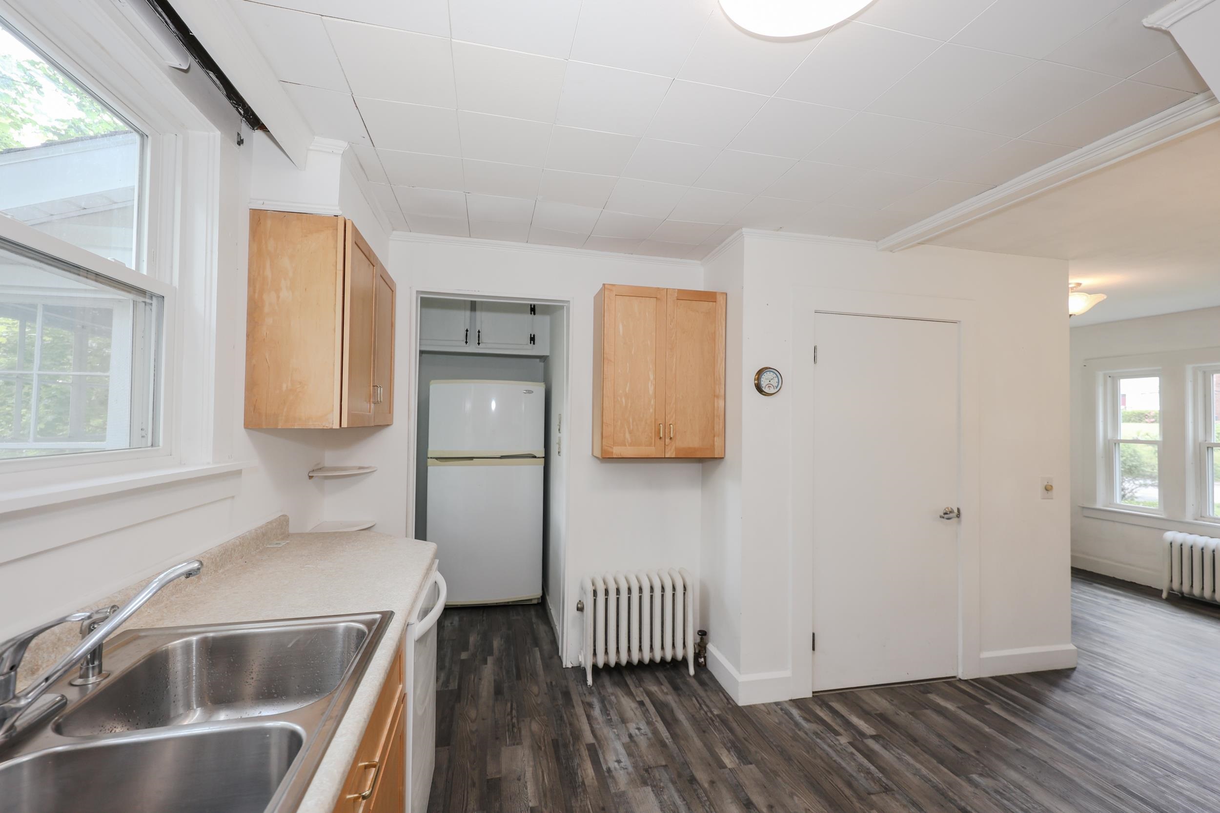 30 Baker St, Hudson, NH 03051