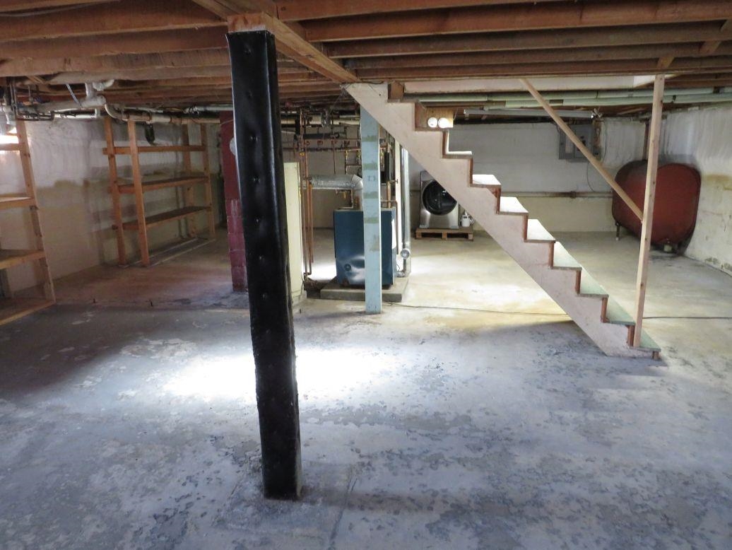 31 Williamson Ave, Berlin, NH 03570