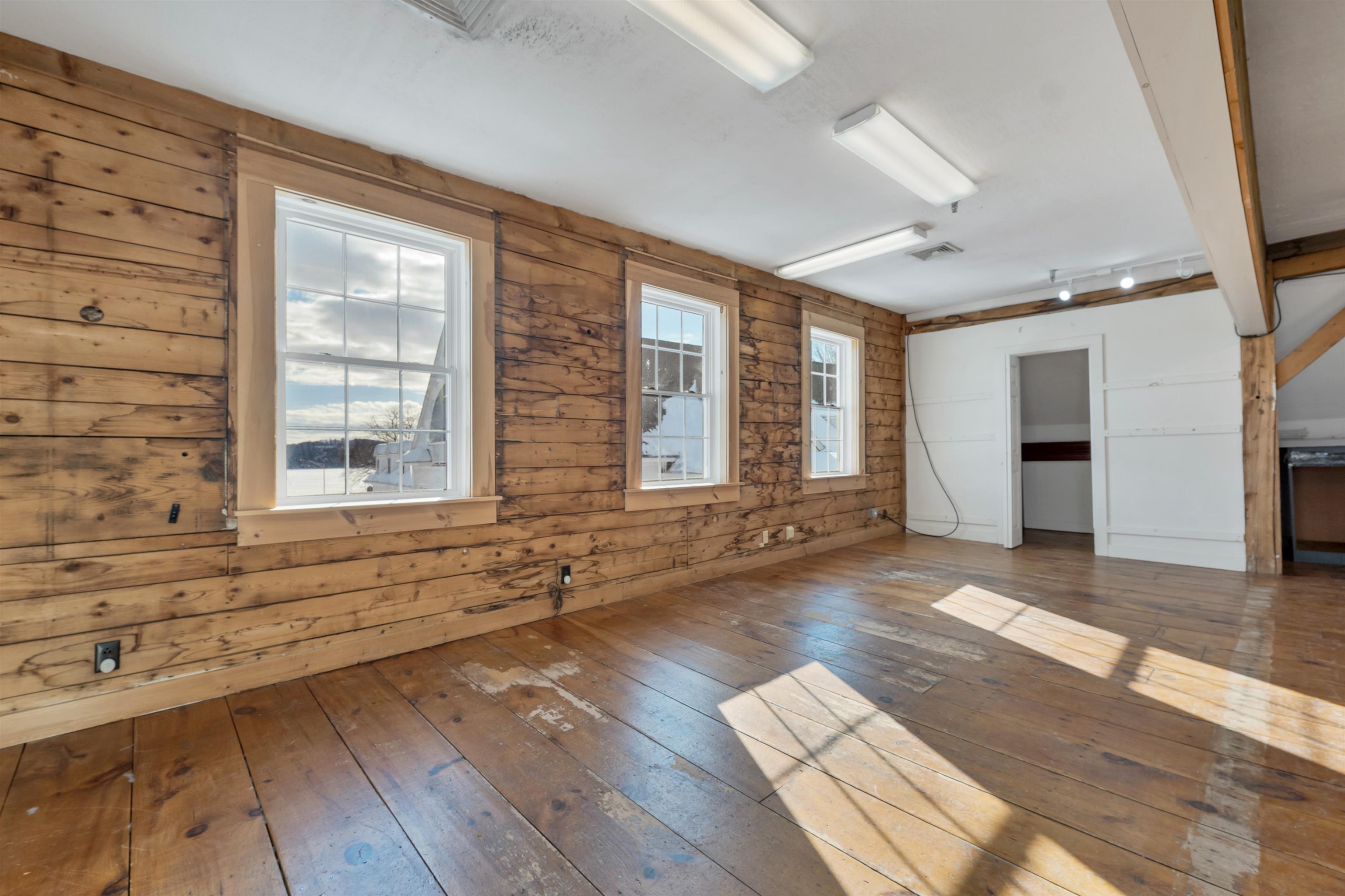 312 Daniel Webster Highway — photo 3