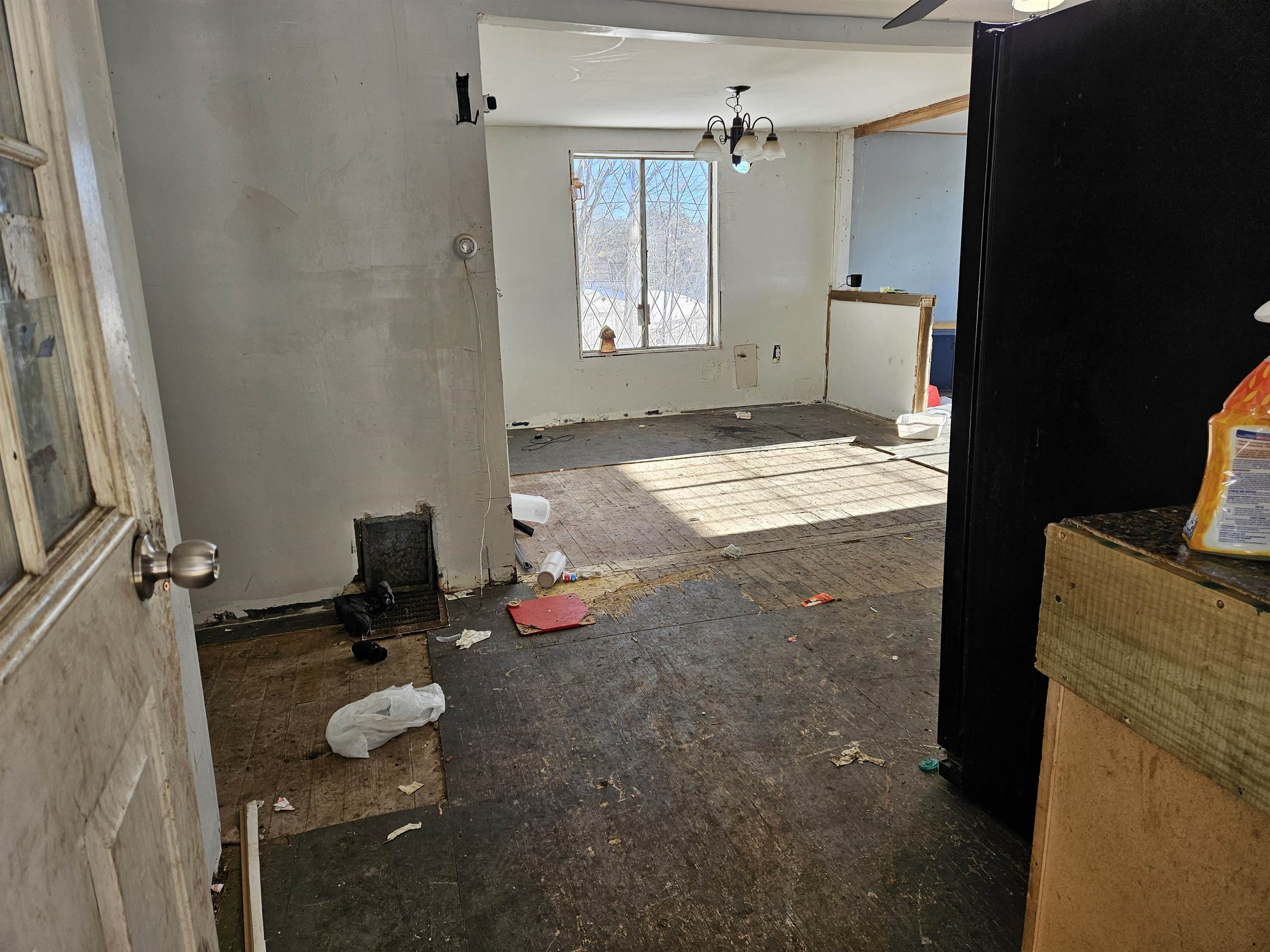 409 Sullivan St, Claremont, NH 03743