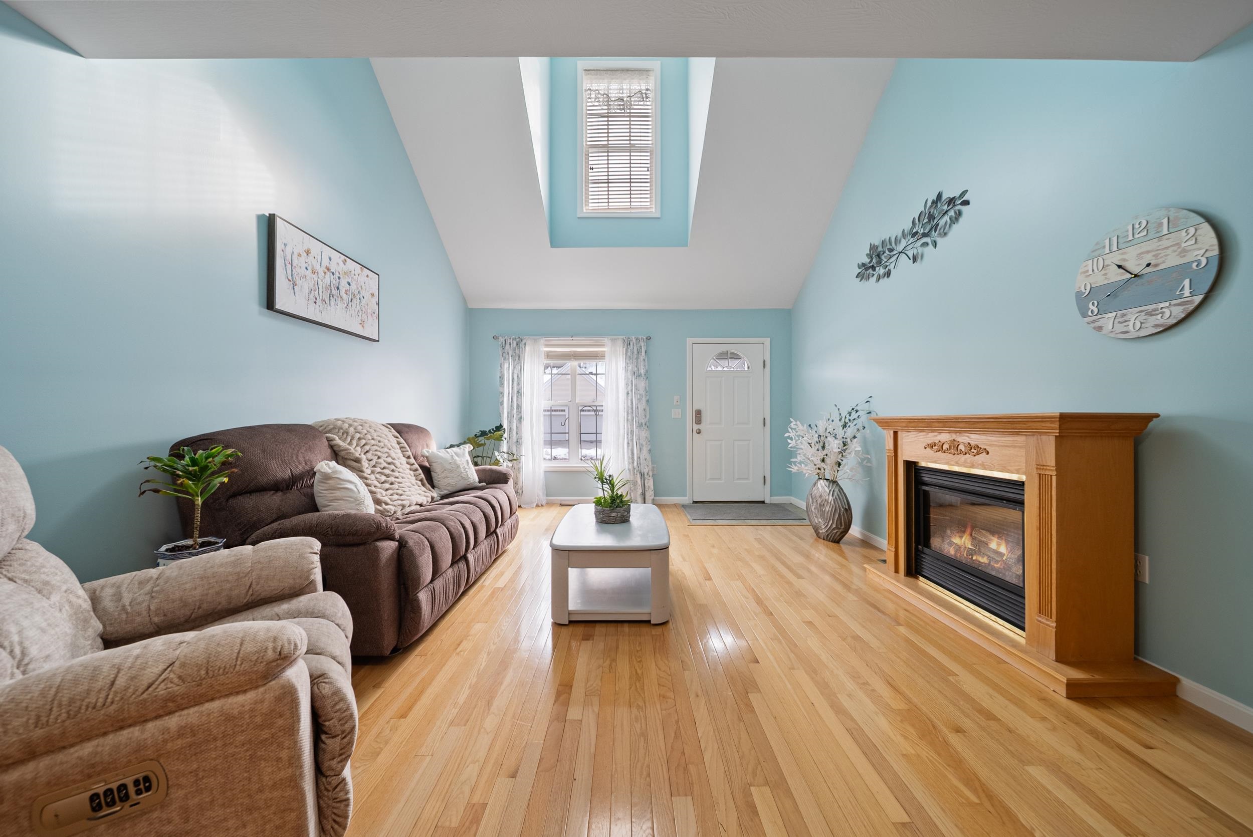 74 Pleasant St, Windham, NH 03087